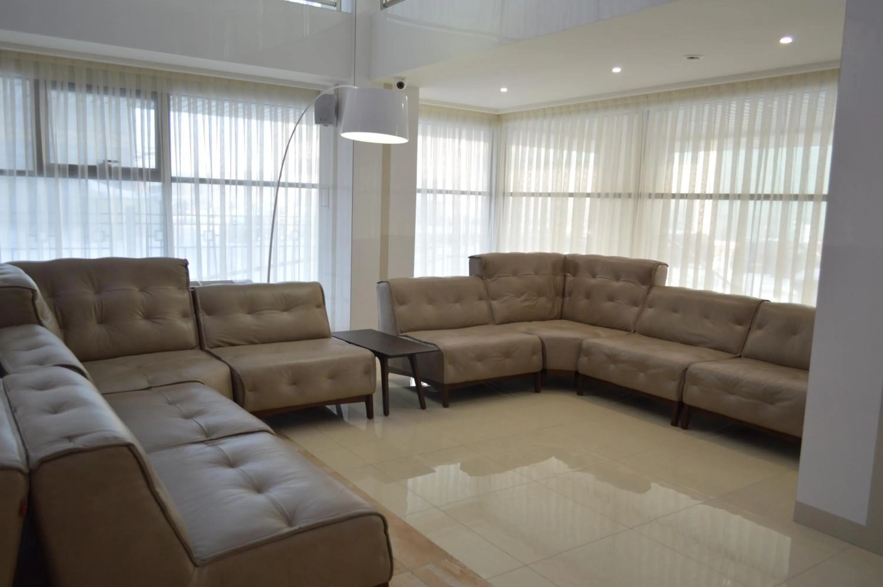 Communal lounge/ TV room in Apart Hotel 92/2