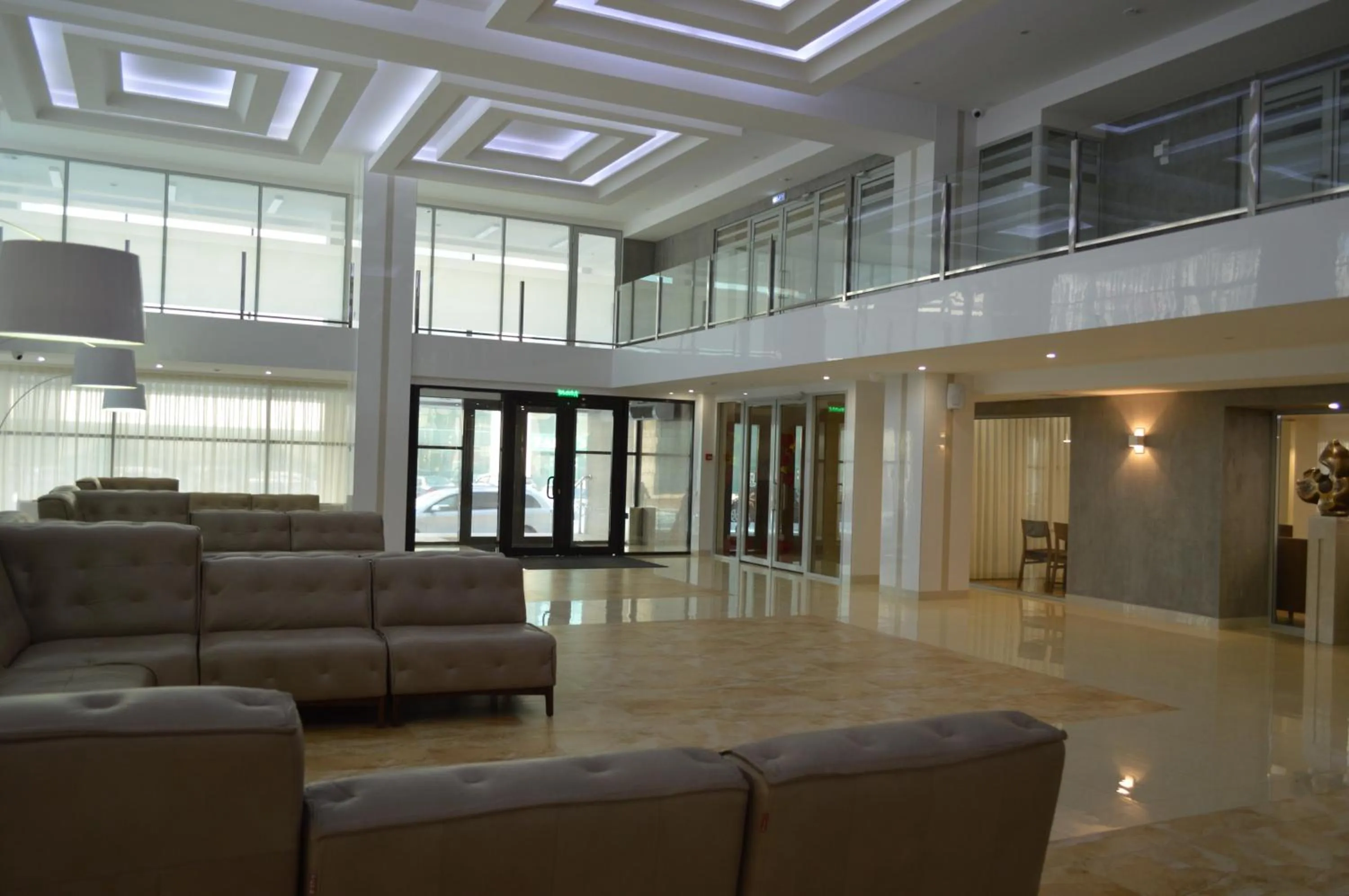 Communal lounge/ TV room in Apart Hotel 92/2