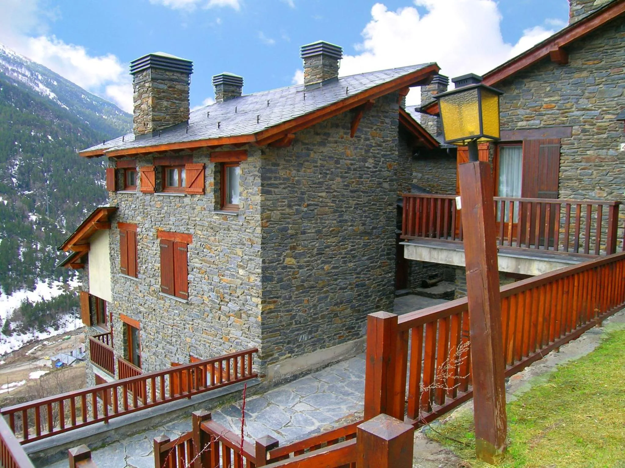 Property building in Apartamentos Ona Dorada el Tarter