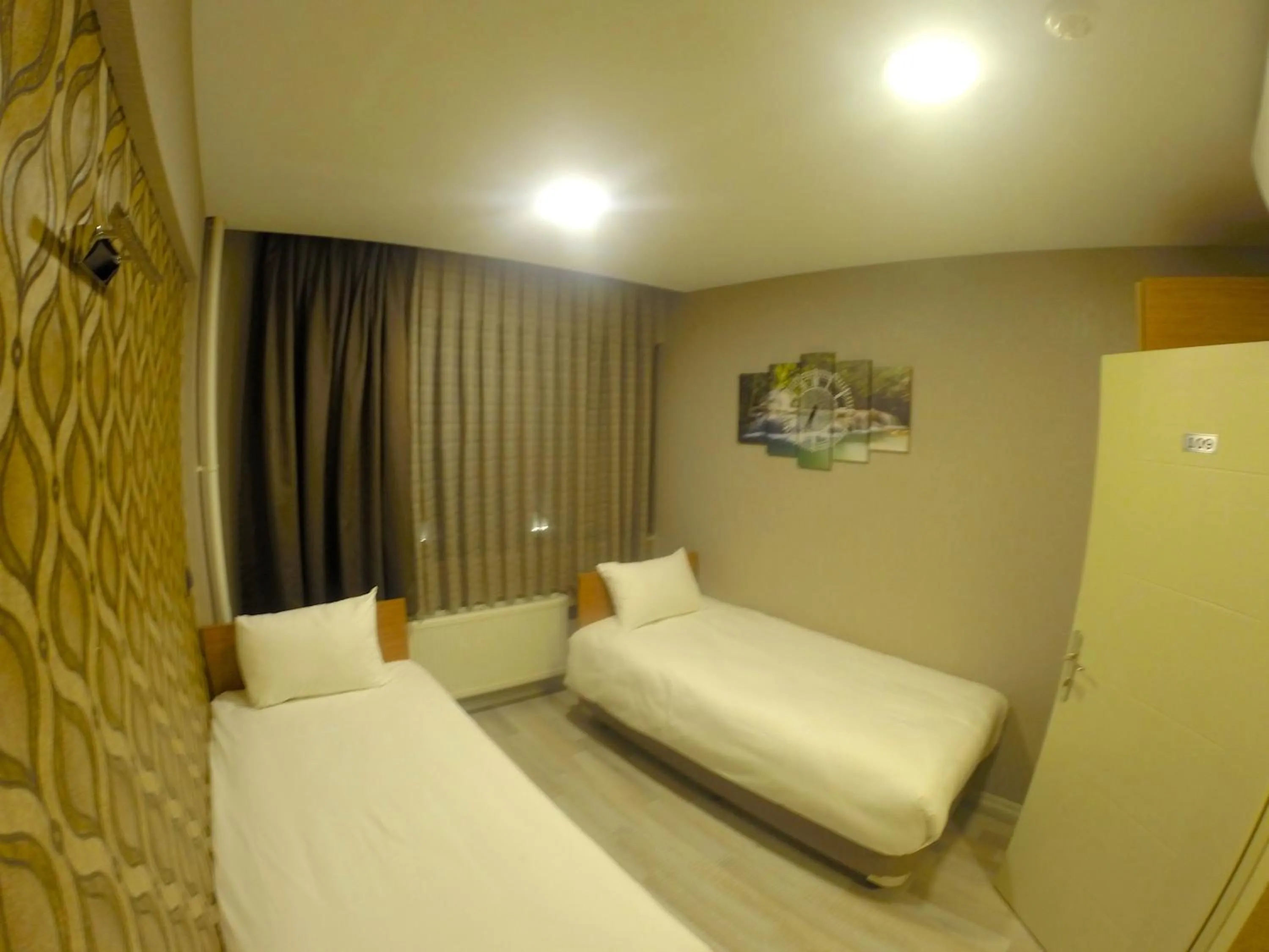 Bedroom, Bed in Okur Otel