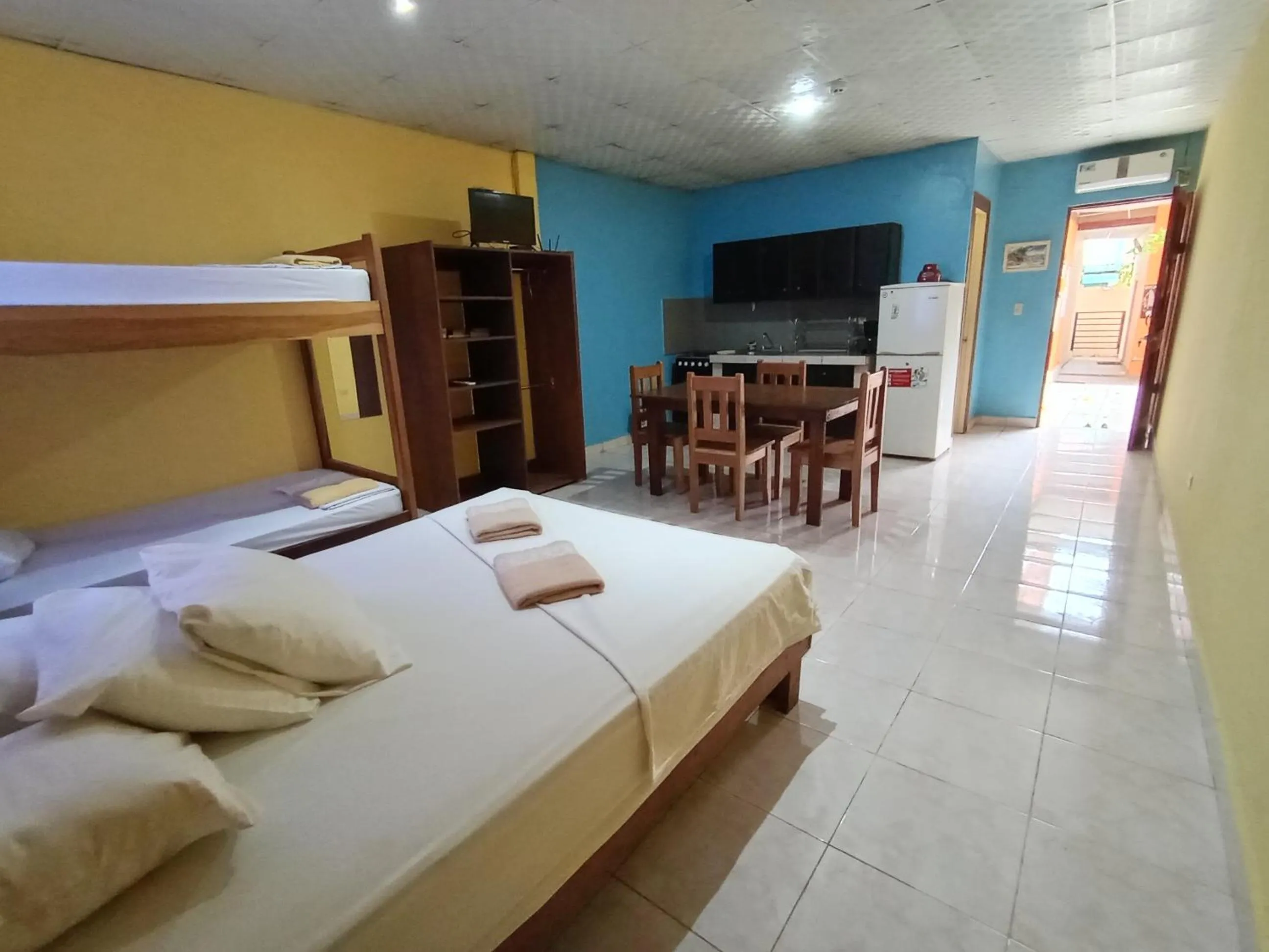 Photo of the whole room, Bed in Sun Havens Apartments & Suites