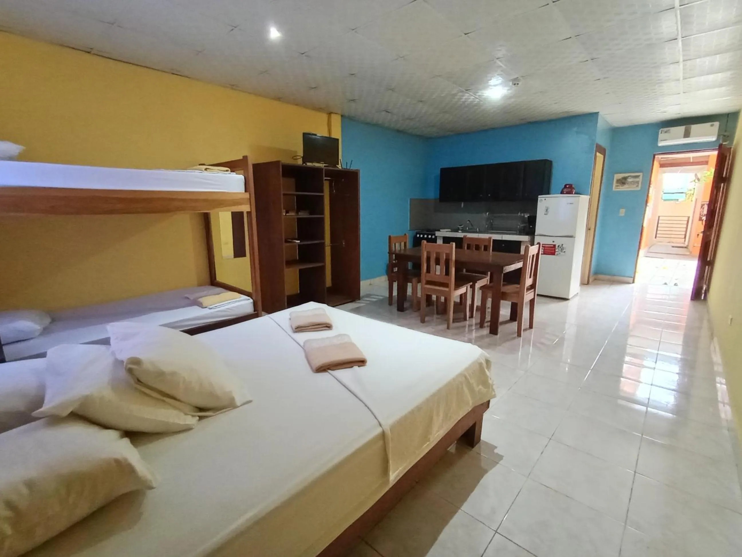 Photo of the whole room, Bed in Sun Havens Apartments & Suites