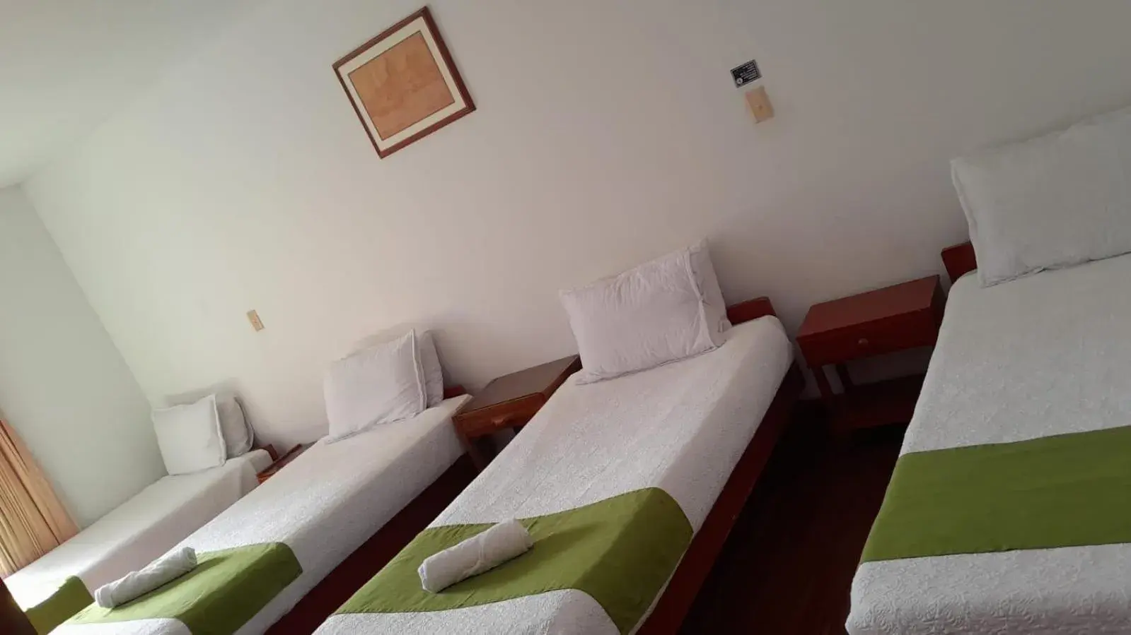 Single Bed in Dormitory Room in Hotel El Cid Plaza Premium Single Bed in Dormitory Room in Hotel El Cid Plaza Premium