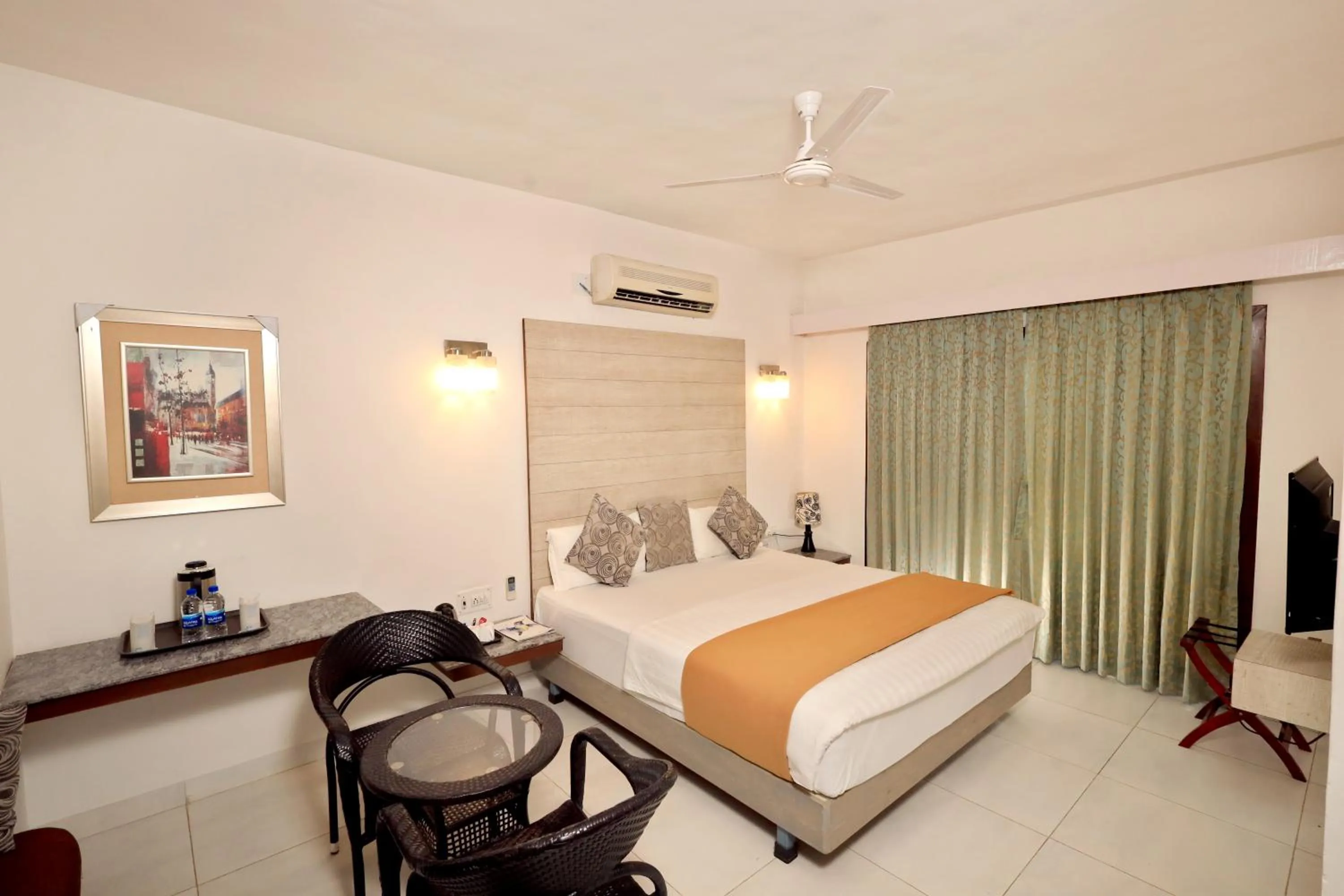 Bedroom, Bed in Hummingbird Resort