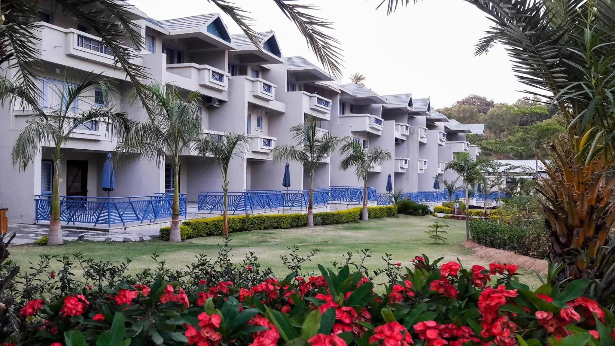 Property building in Hummingbird Resort