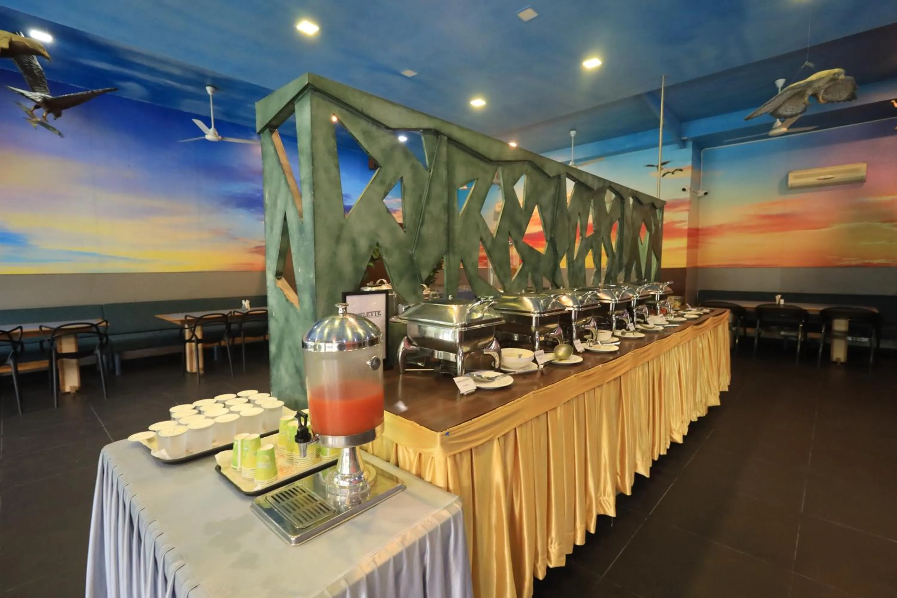 Restaurant/places to eat in Hummingbird Resort