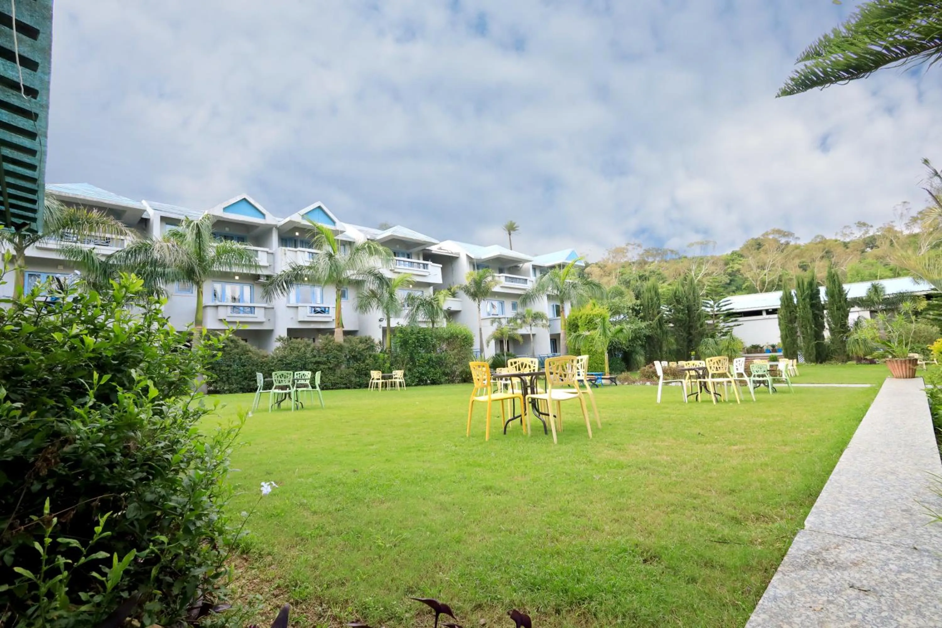 Garden view in Hummingbird Resort