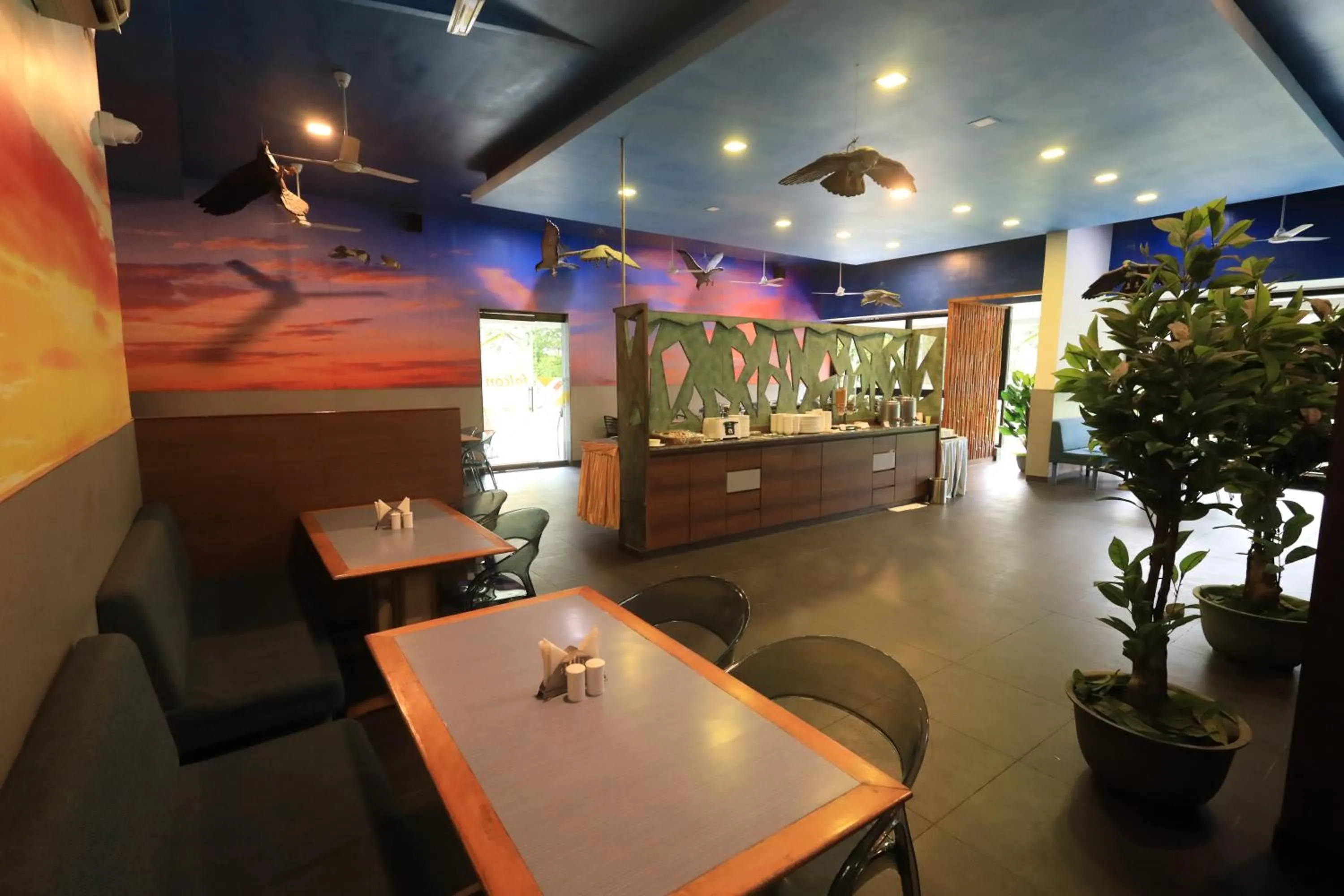 Restaurant/places to eat in Hummingbird Resort