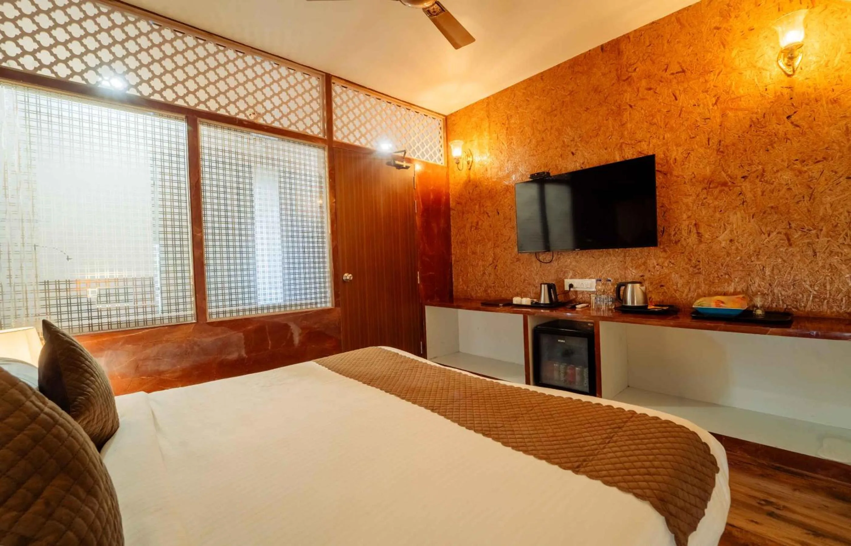 Bed in Hotel Royal Paradise