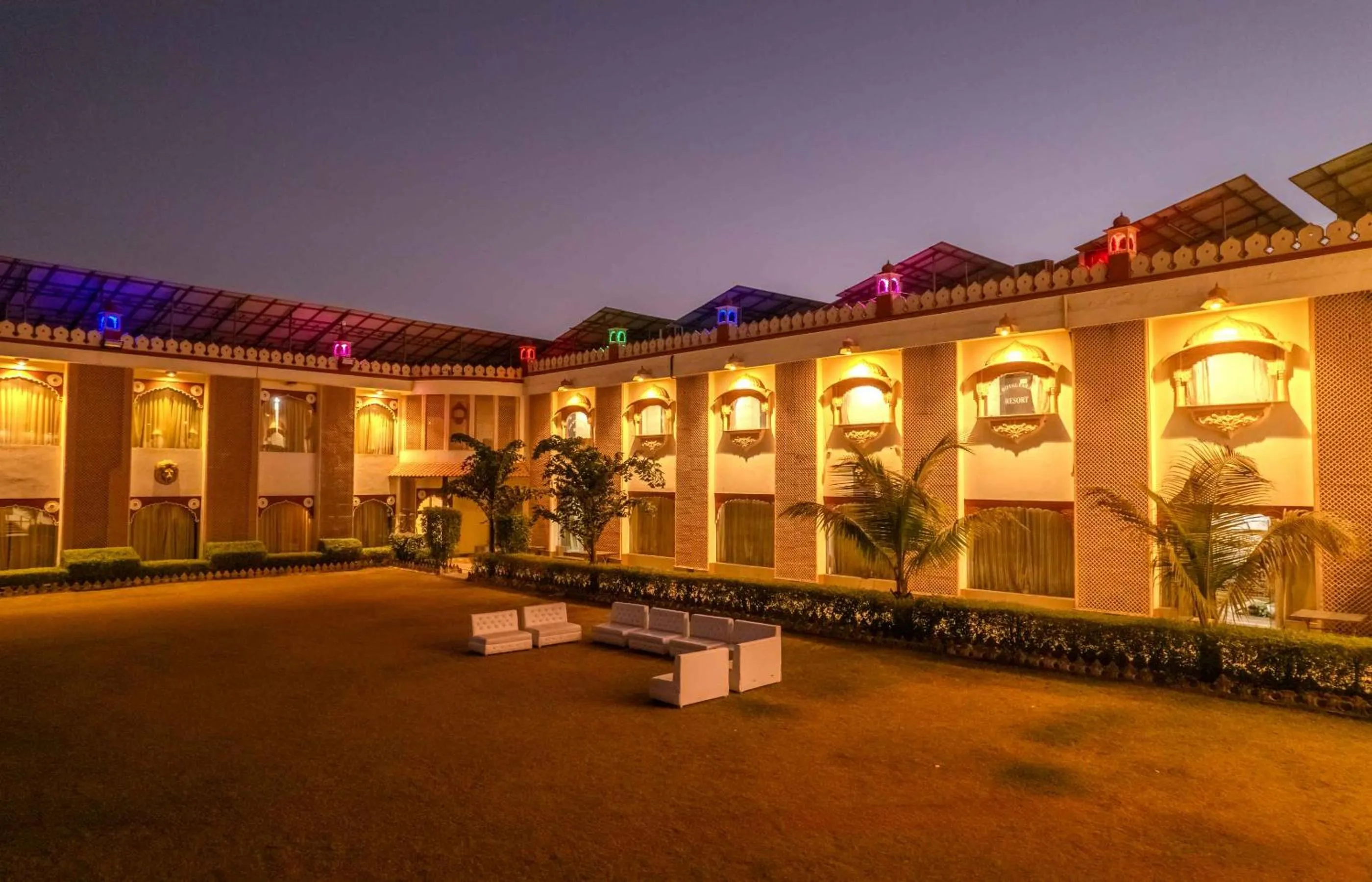 Property building in Hotel Royal Paradise