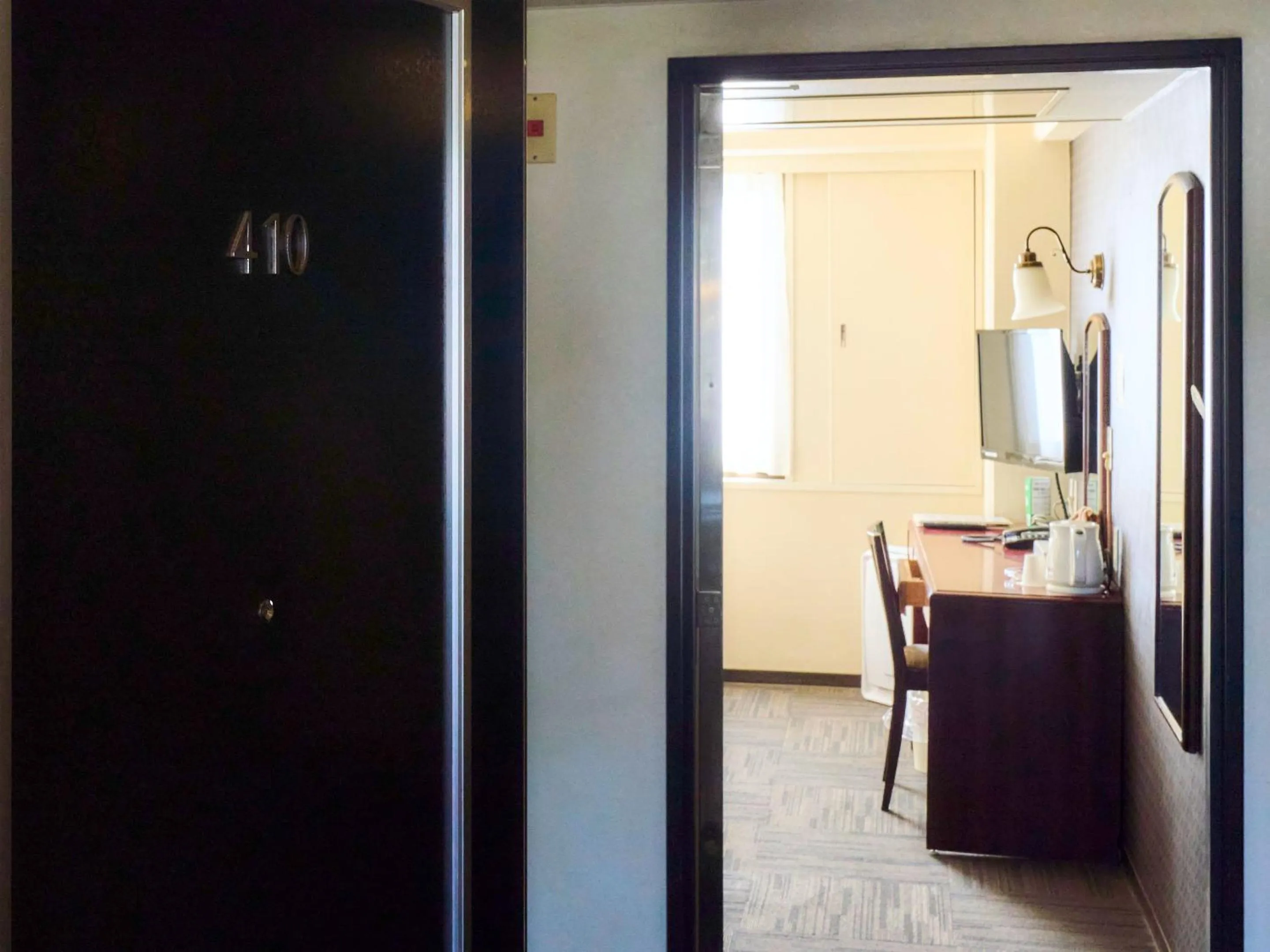 Photo of the whole room in Minakuchi Century Hotel