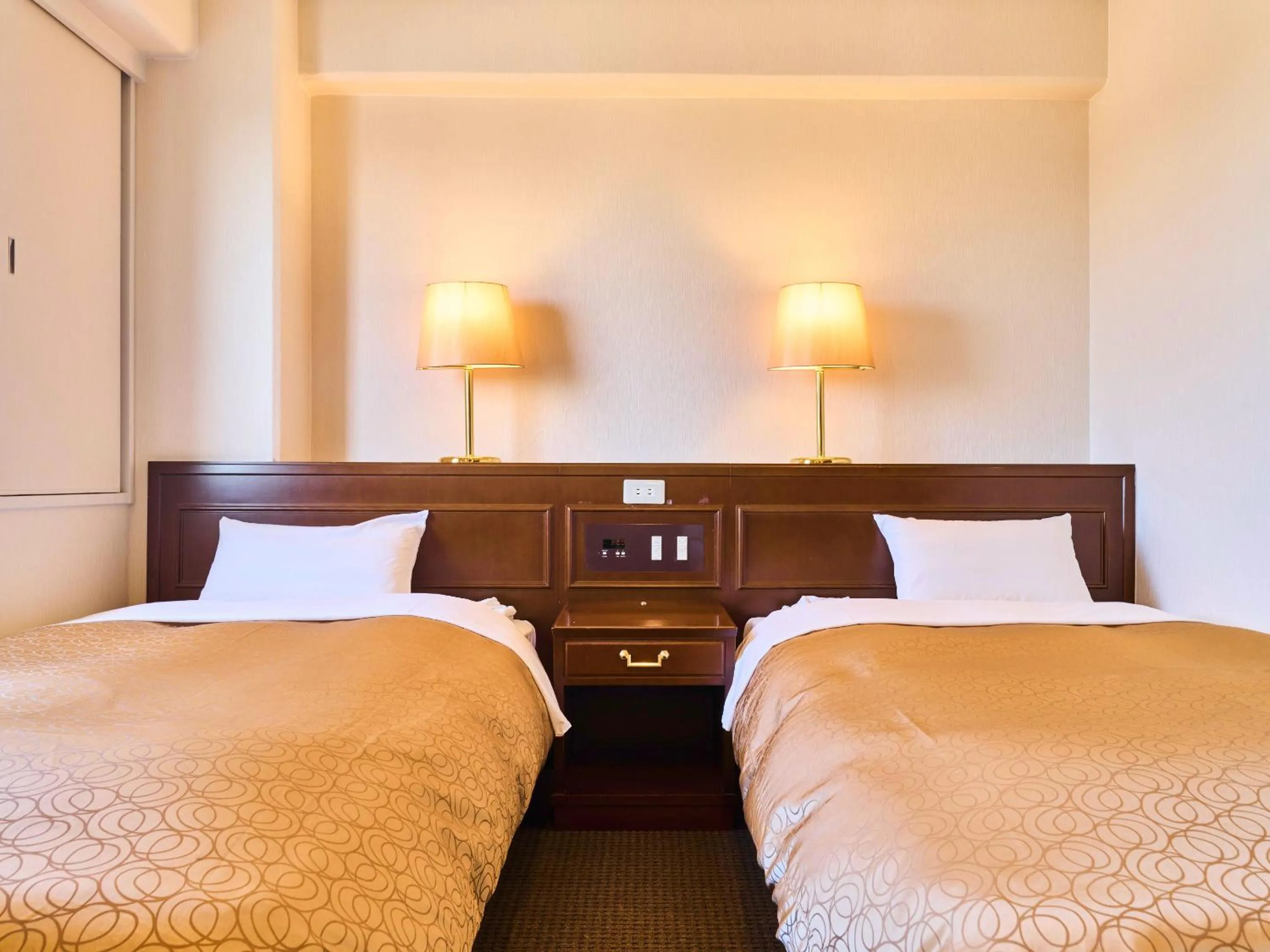 Photo of the whole room, Bed in Minakuchi Century Hotel