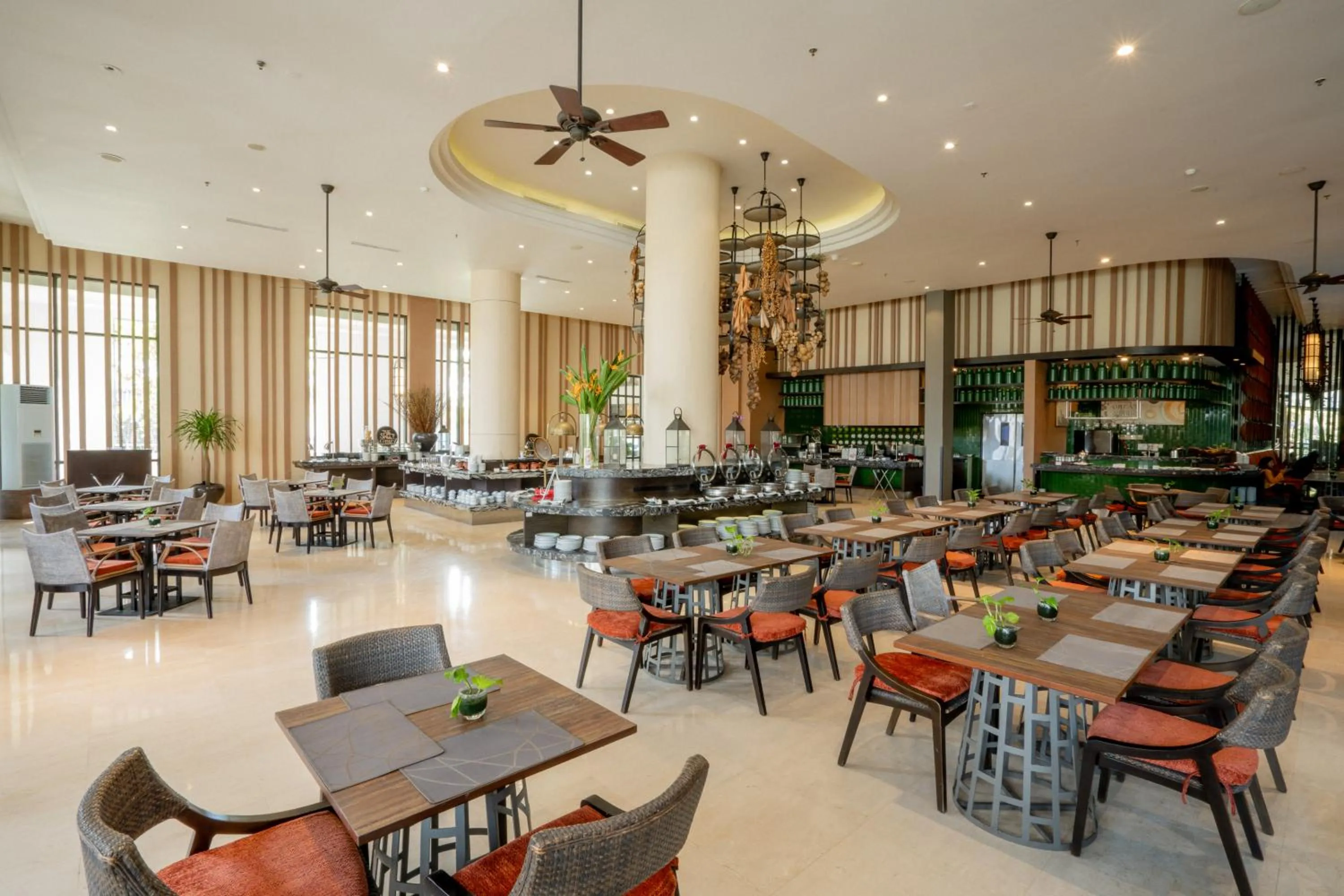 Restaurant/places to eat in Lombok Astoria Hotel