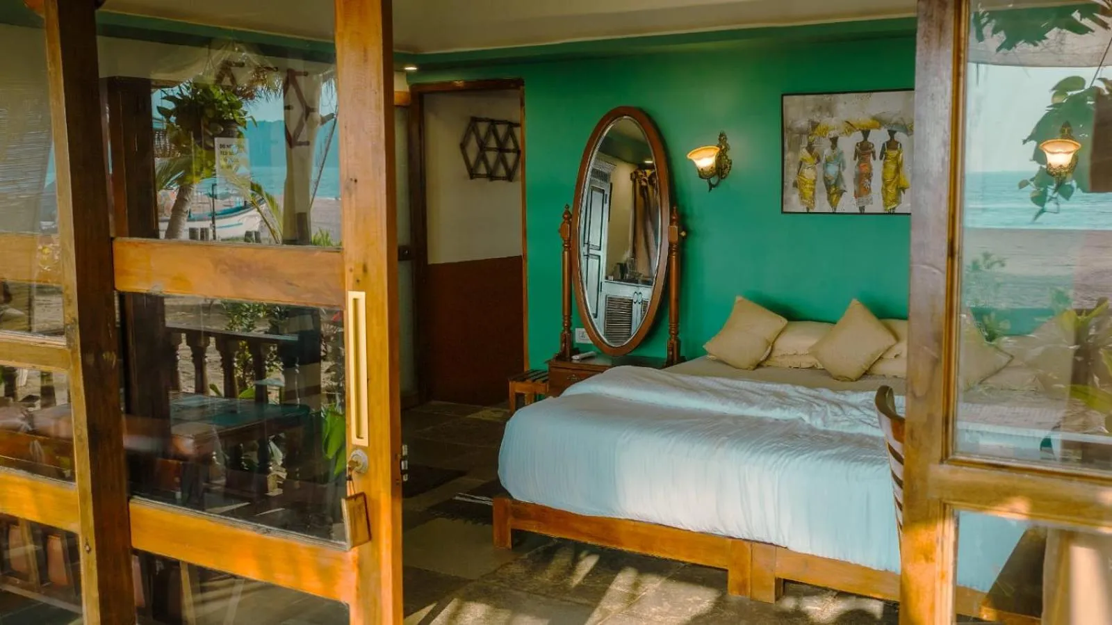 Bed in Mariposa Beach Grove