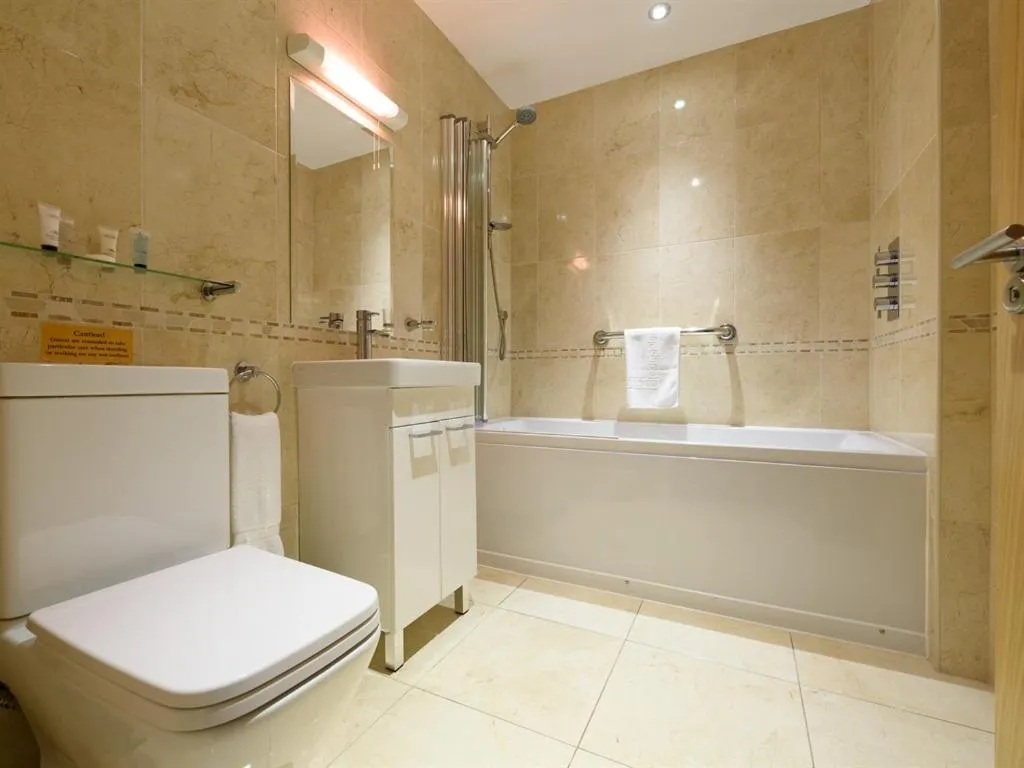 Bathroom in The Britannia Inn & Waves Restaurant