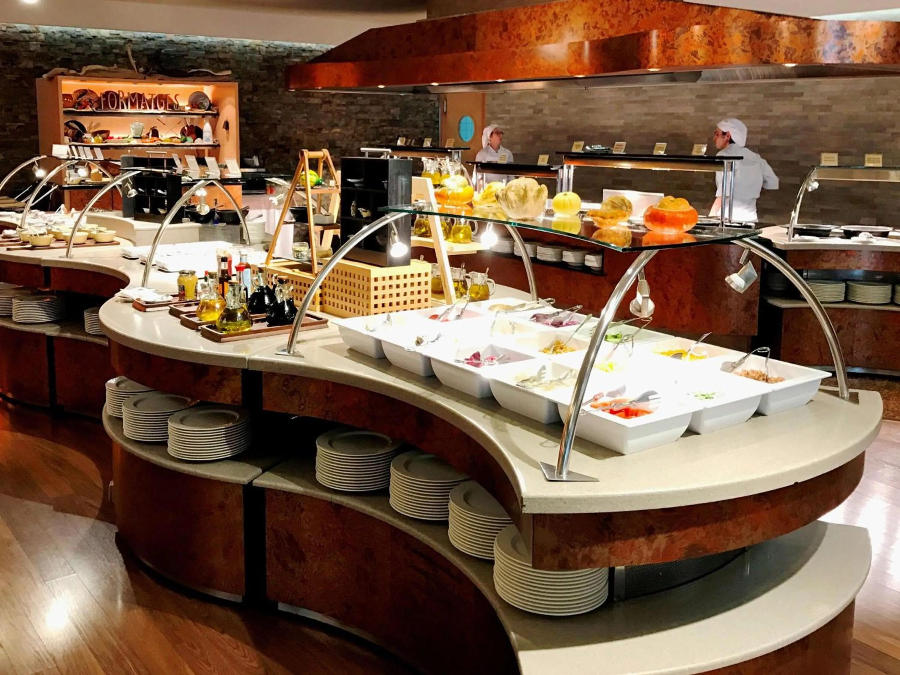 Restaurant/places to eat in Novotel Andorra