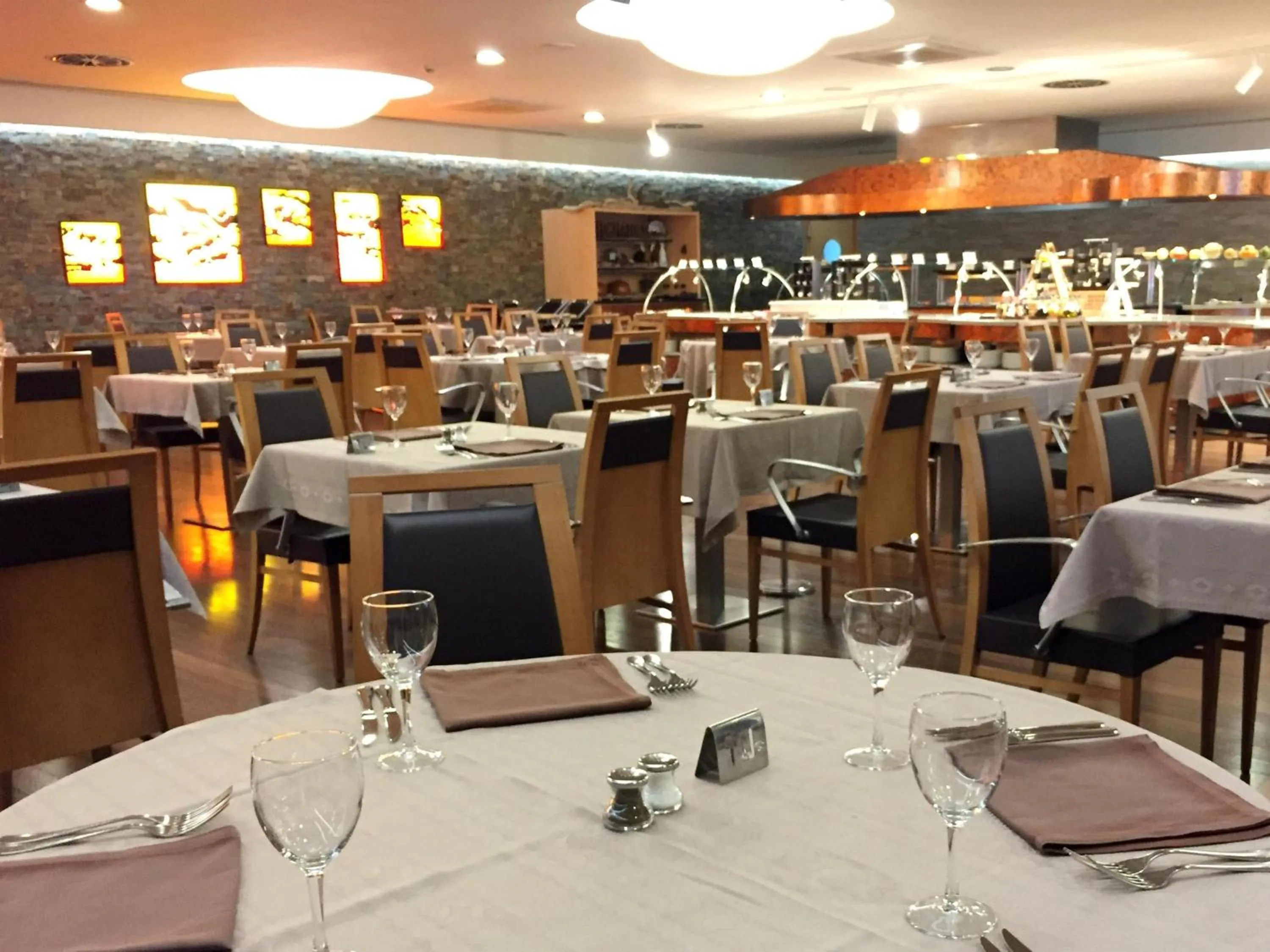Restaurant/places to eat in Novotel Andorra