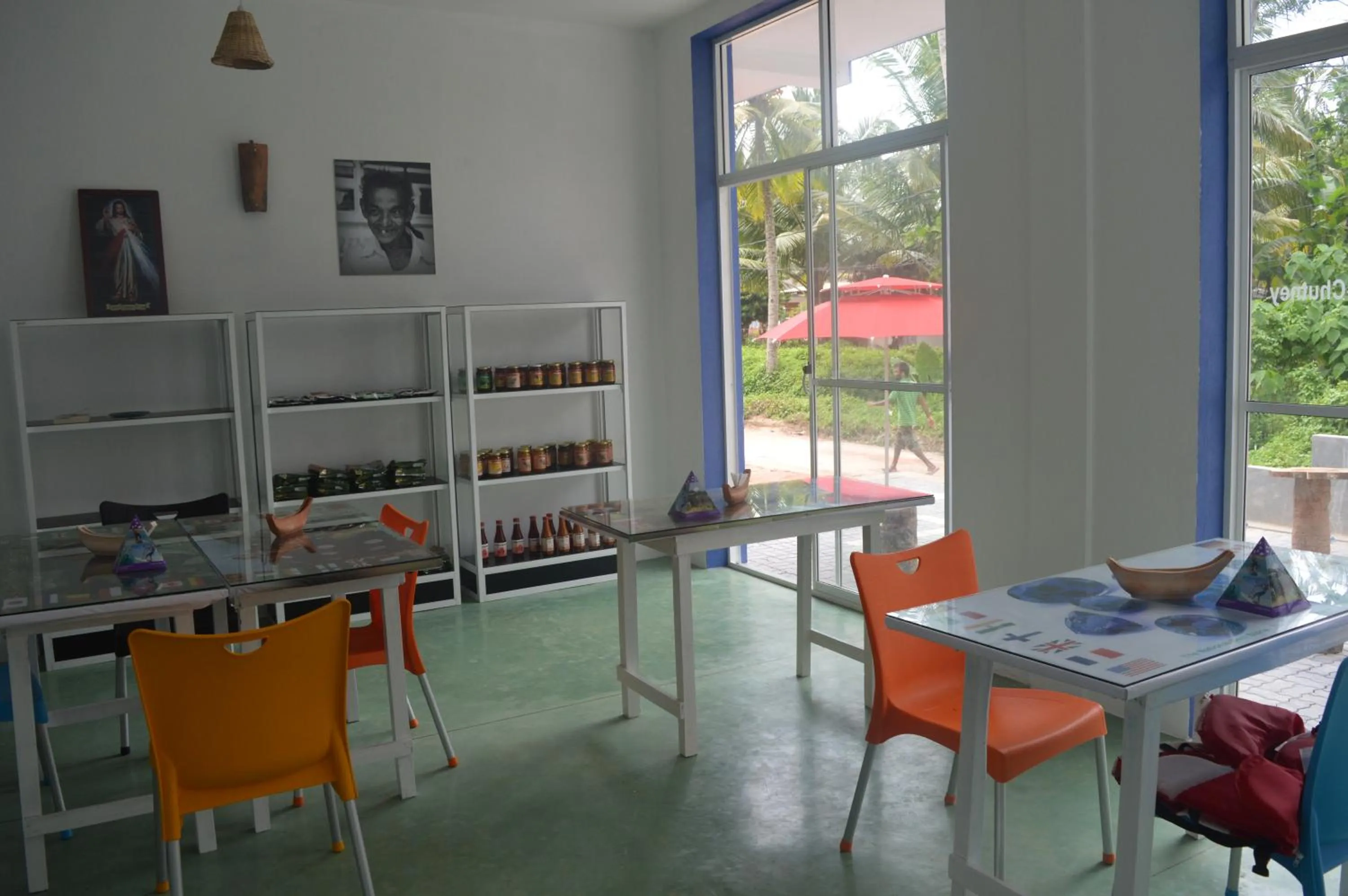 Dining area in FEEL Beach Apartments