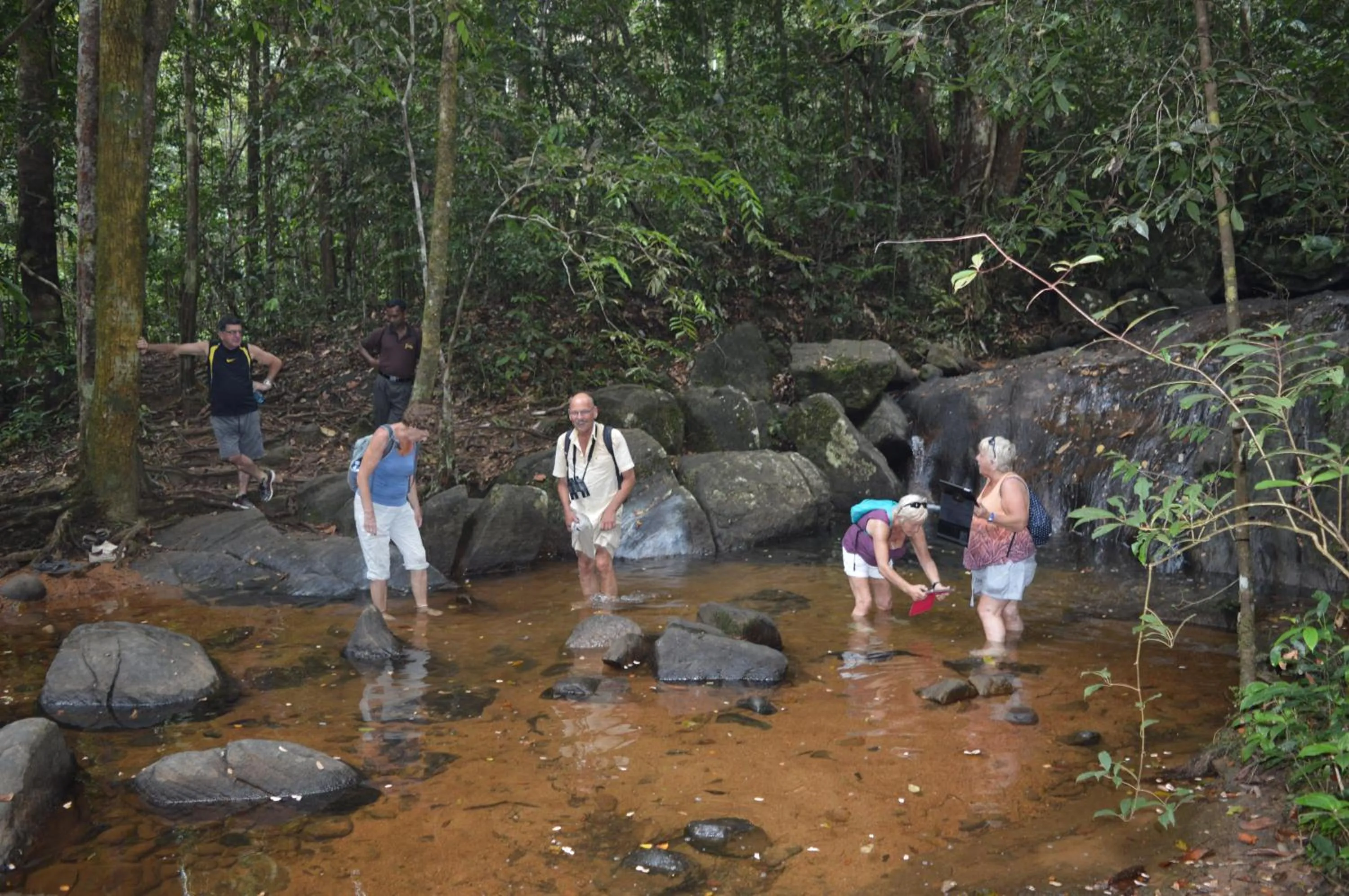 Evening entertainment in FEEL Beach Apartments
