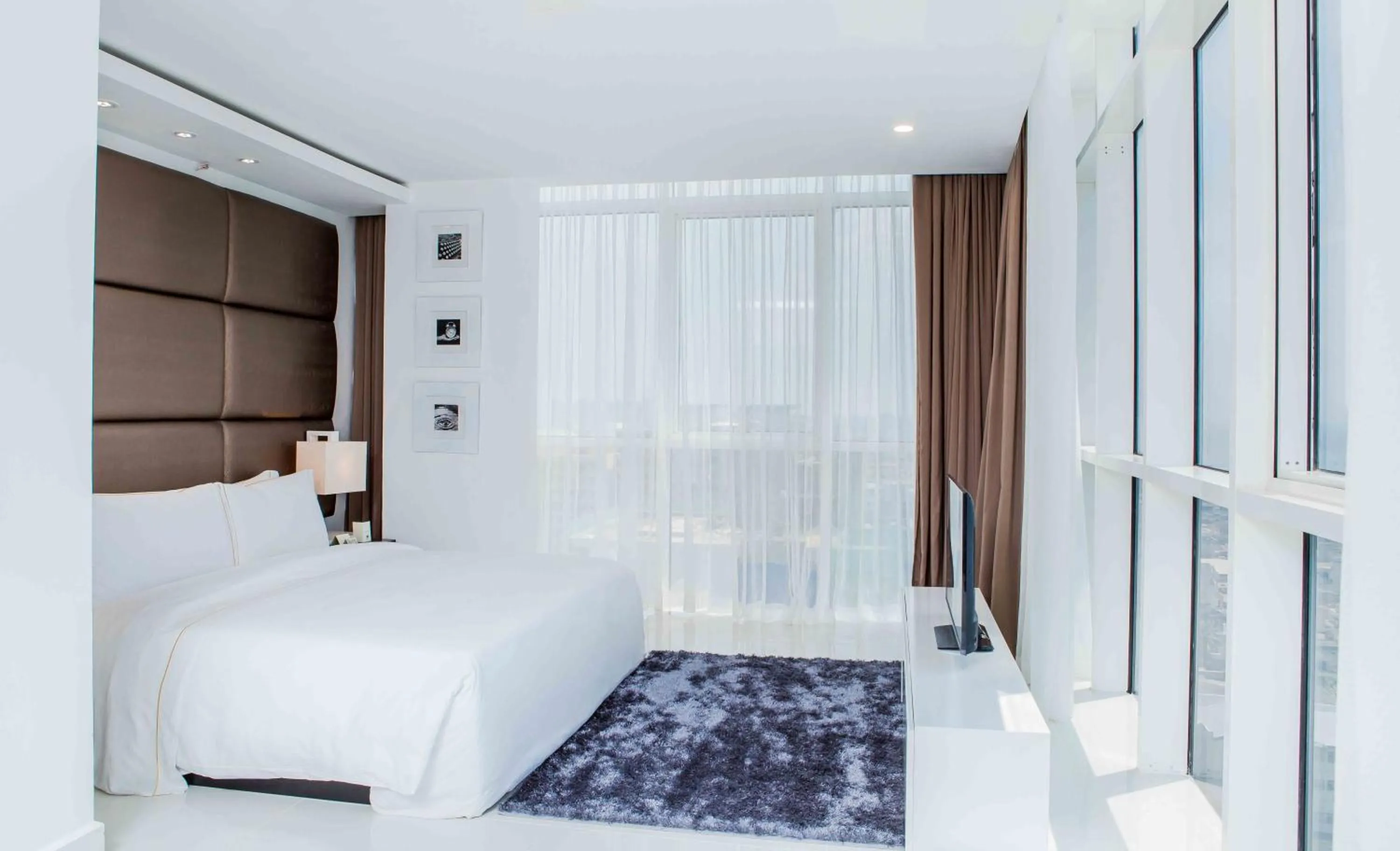 Bed in Platinum One Suites