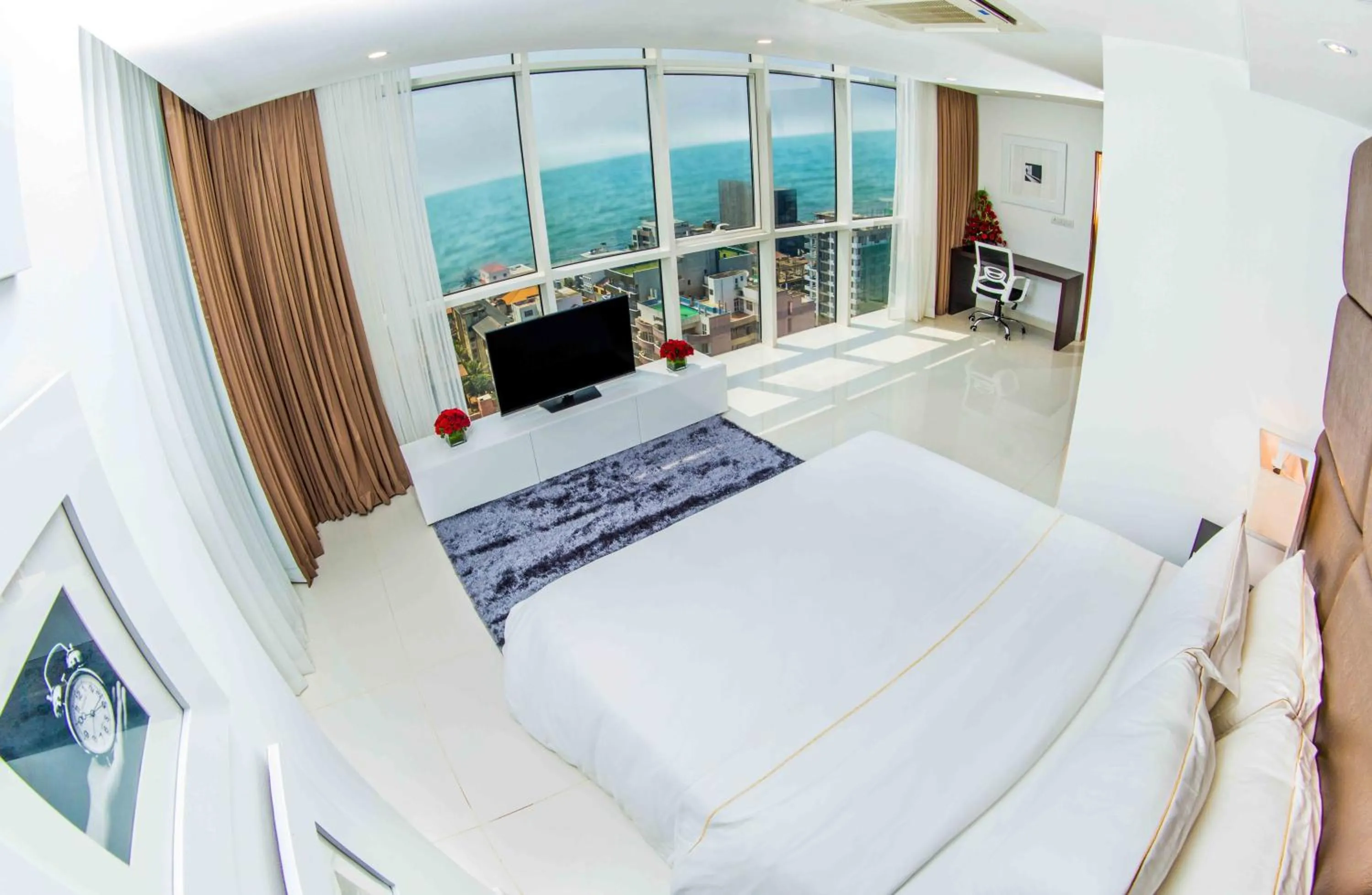 Bed in Platinum One Suites