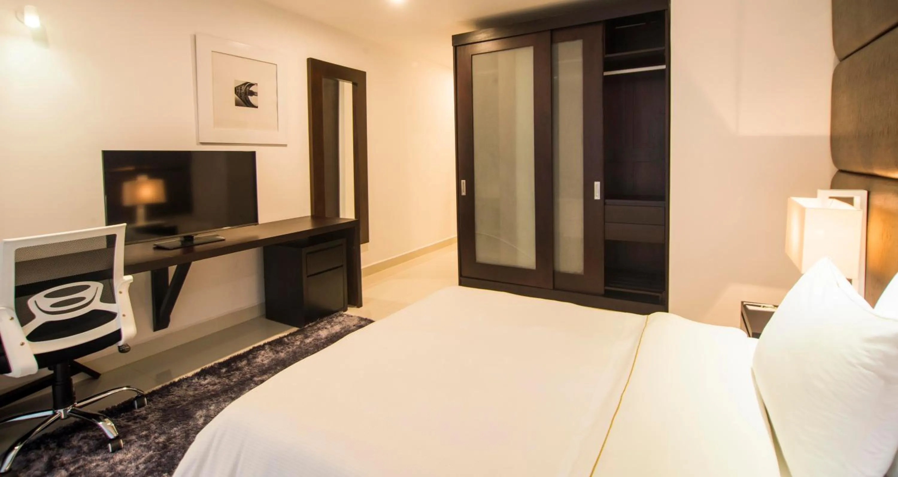 Bedroom, Bed in Platinum One Suites