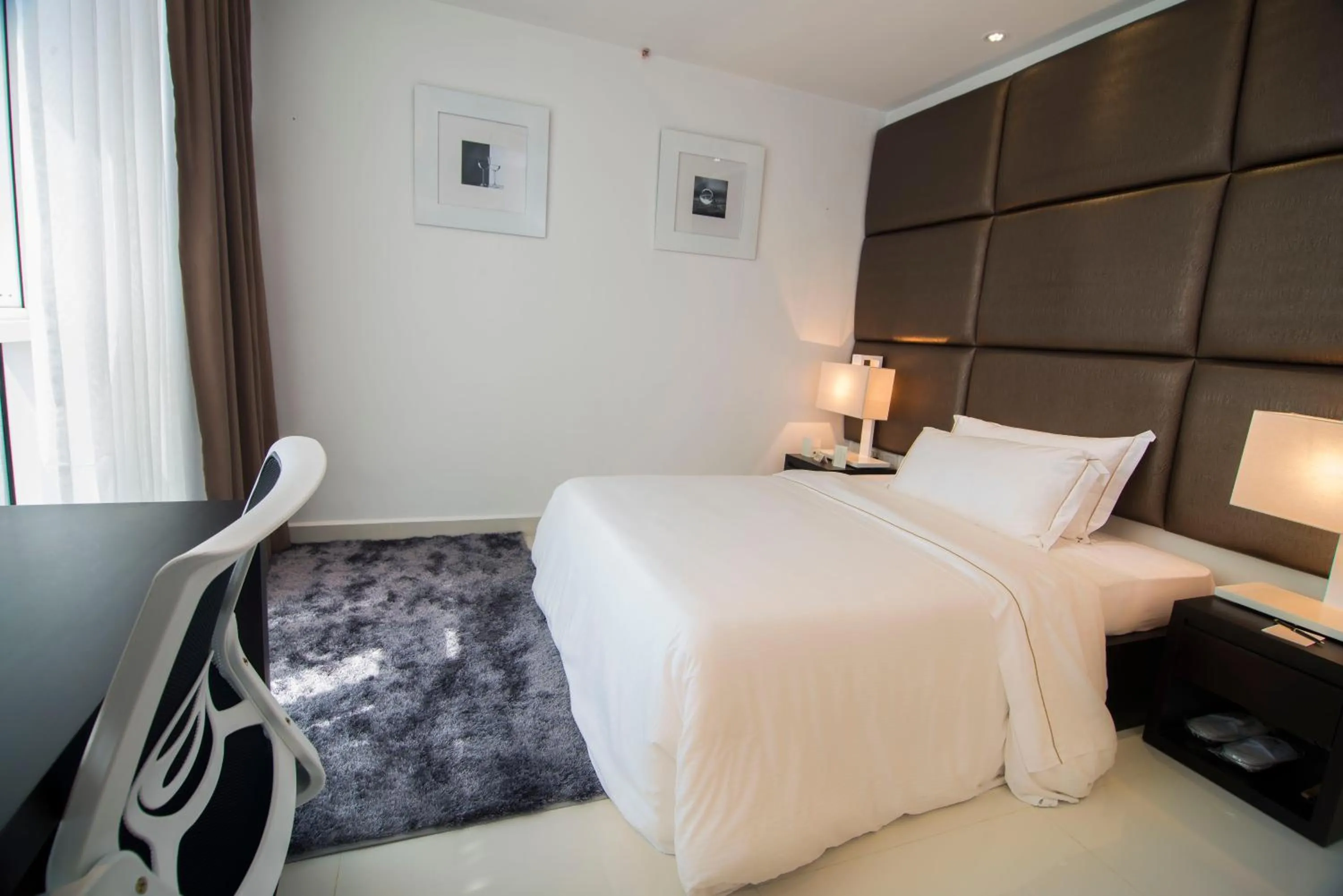 Bedroom, Bed in Platinum One Suites