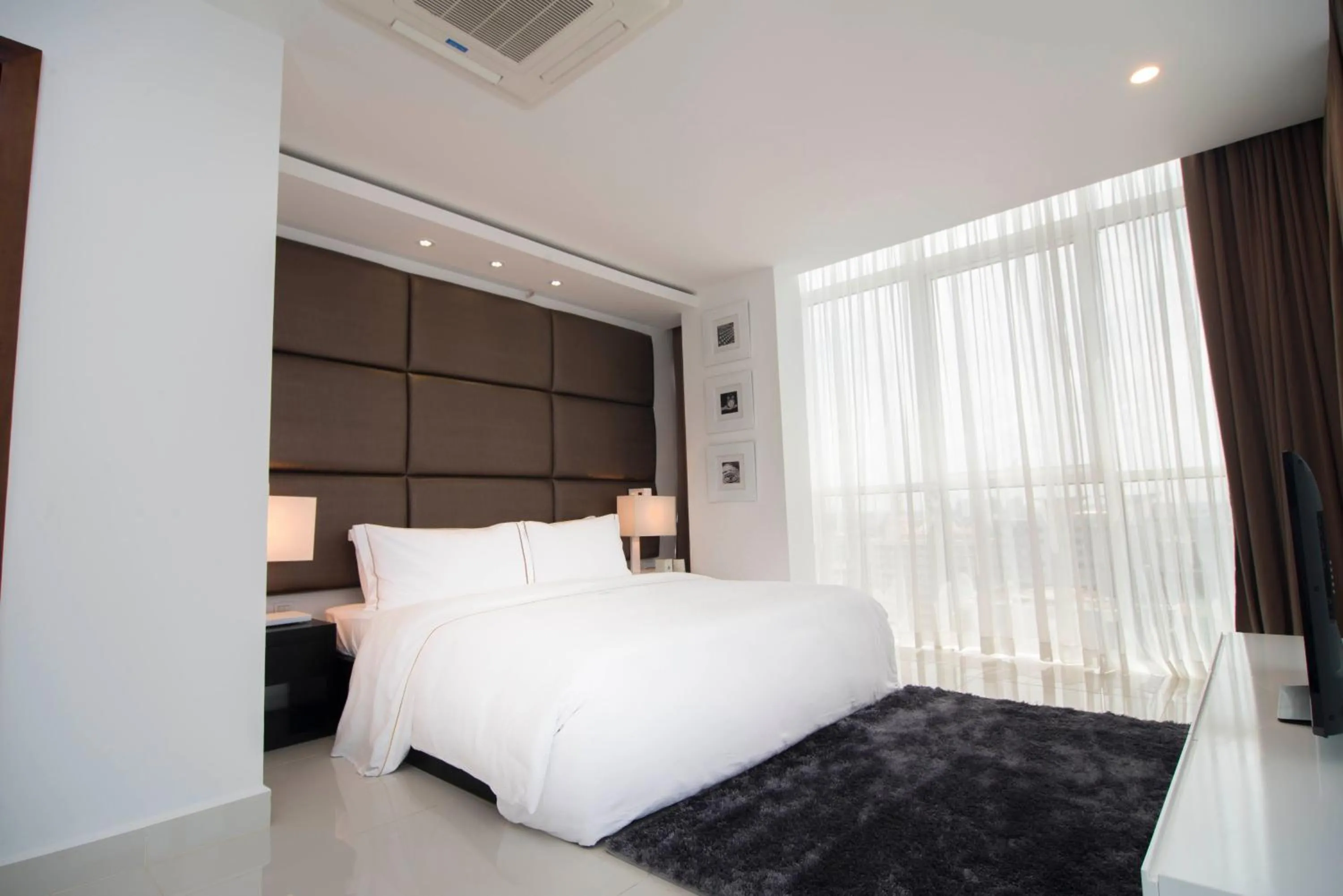 Bedroom, Bed in Platinum One Suites