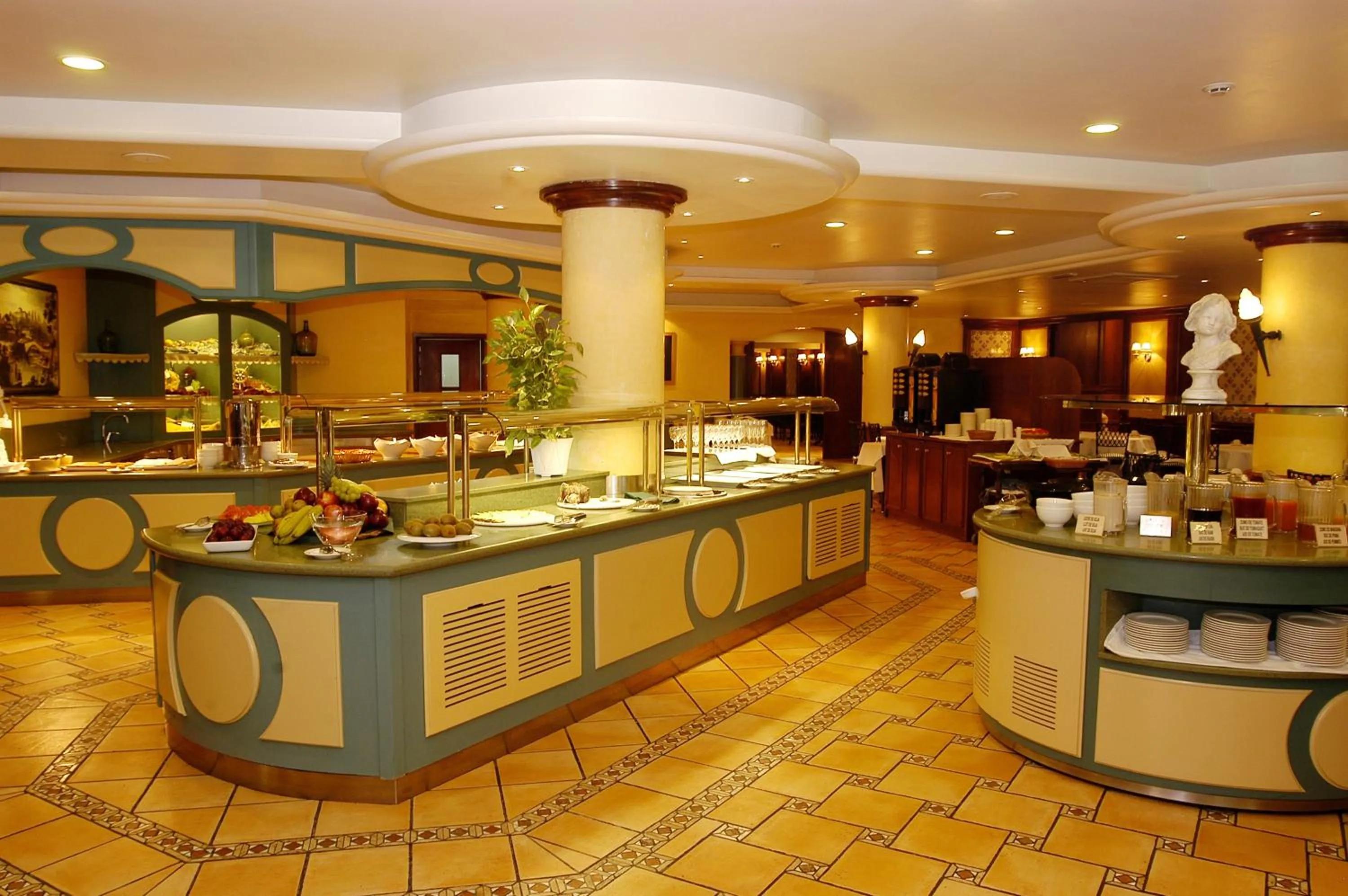 Food in Andorra Palace