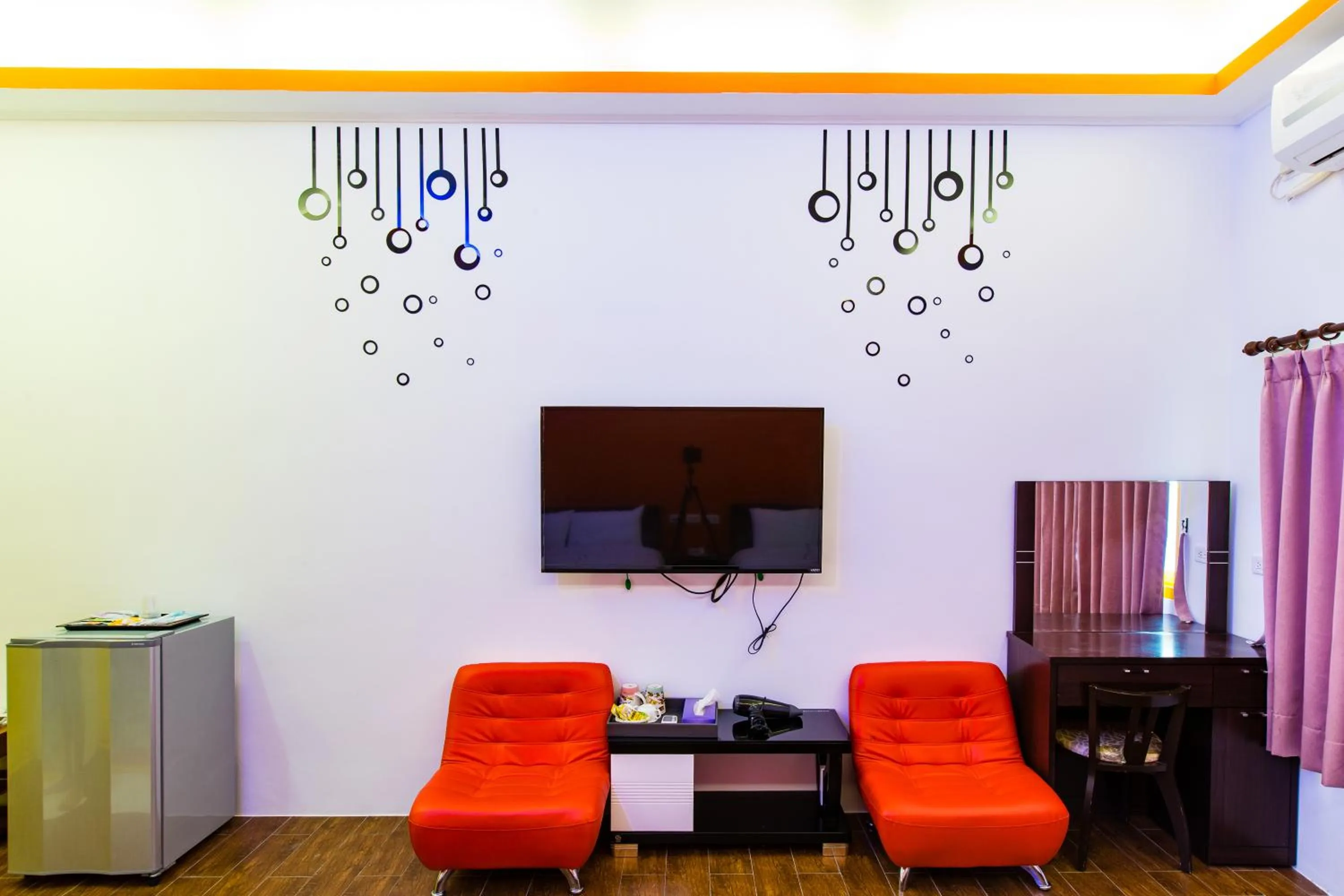 Decorative detail in Star Inn 888