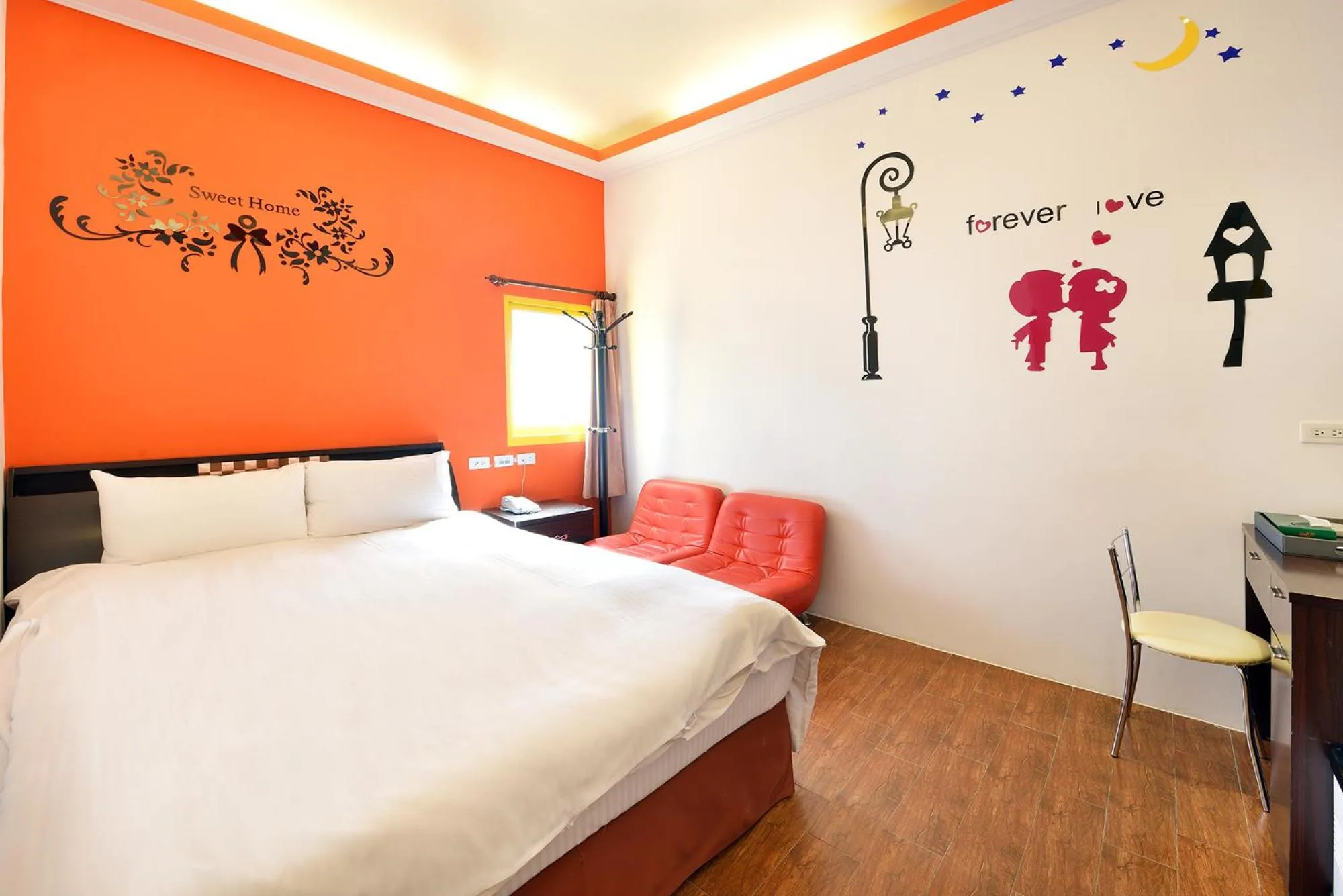 Decorative detail, Bed in Star Inn 888