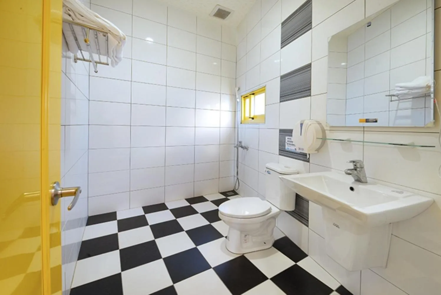 Shower in Star Inn 888