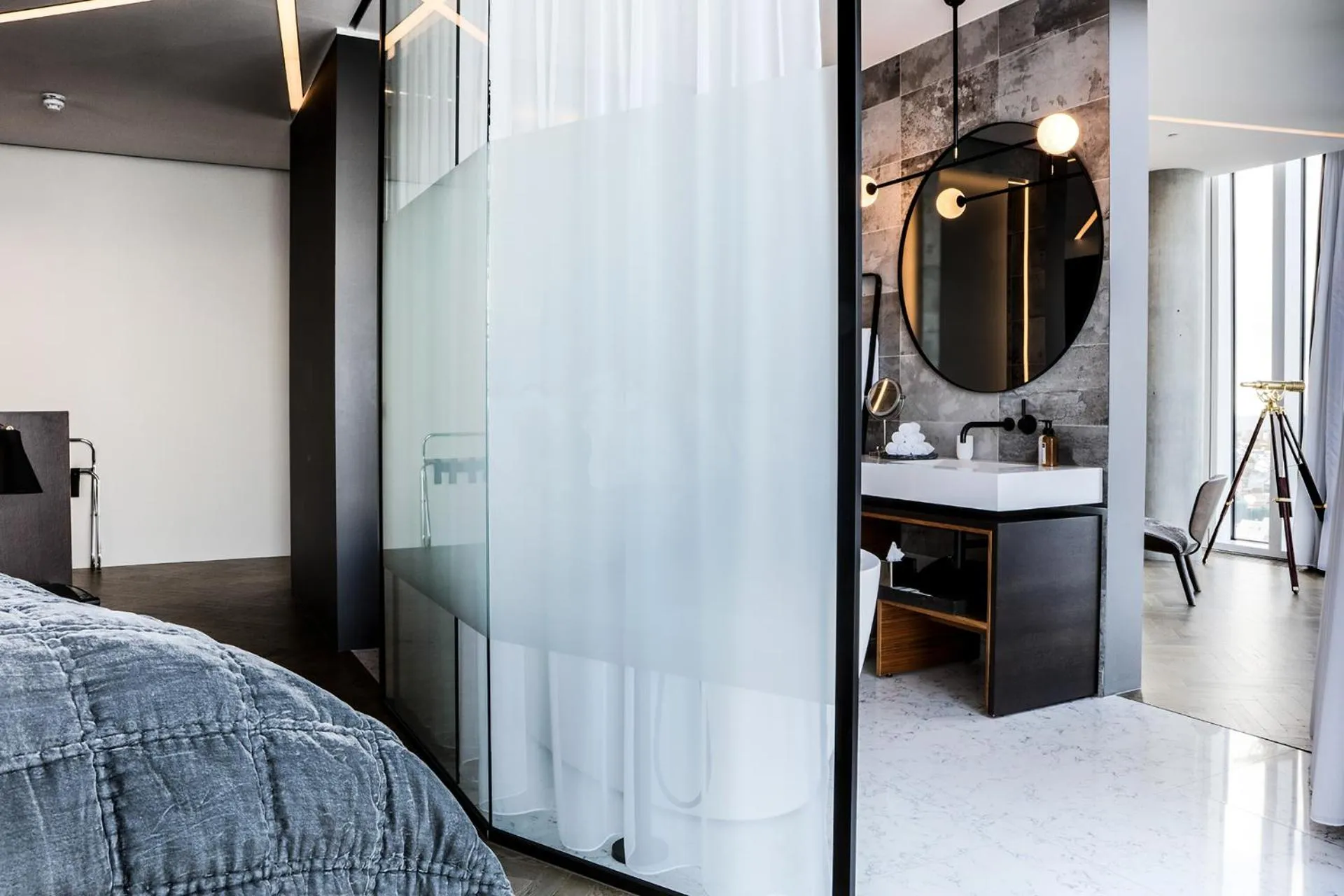 Bed in Tower Suites Reykjavík