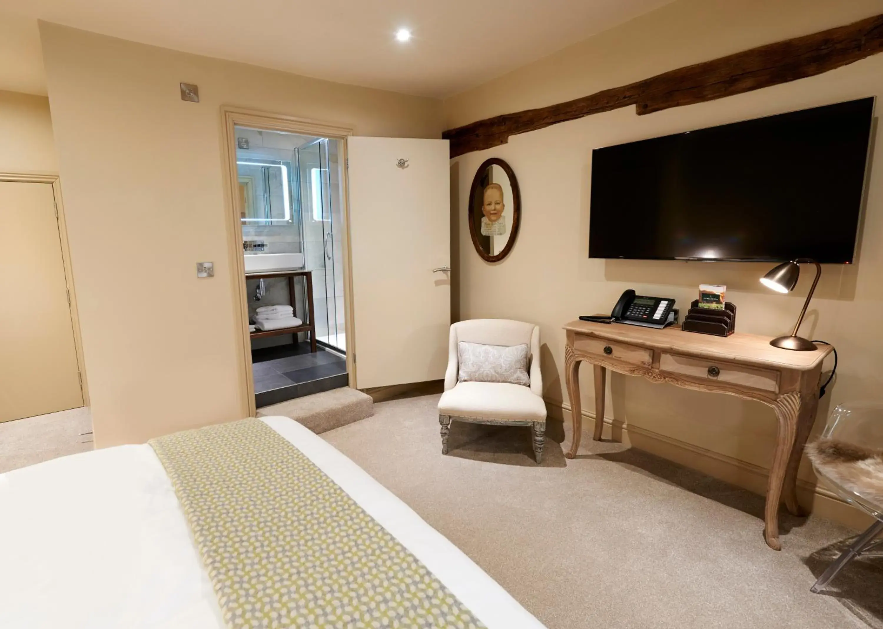 Double Room in The Tickled Trout Double Room in The Tickled Trout