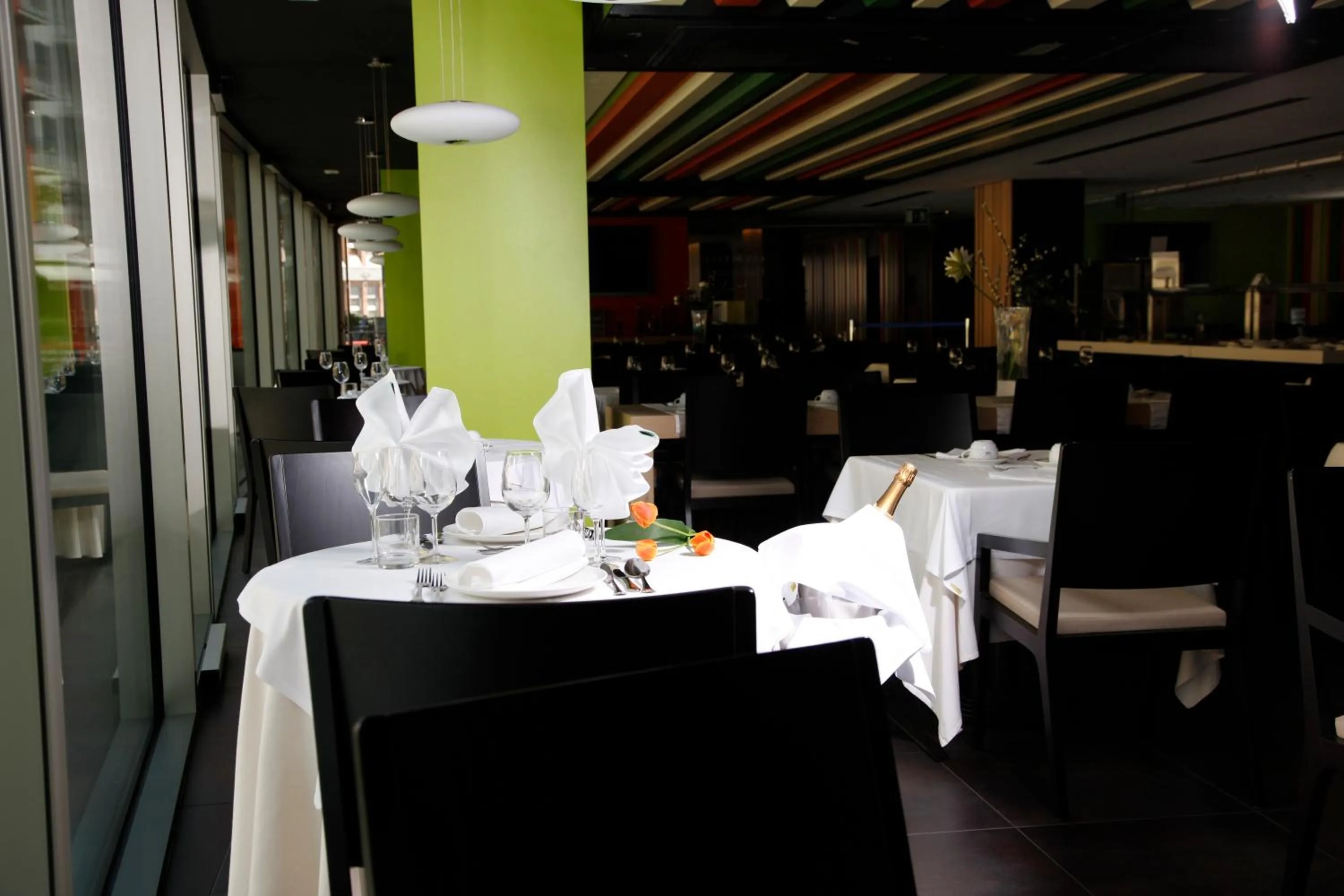 Food and drinks in Hotel Metropolis