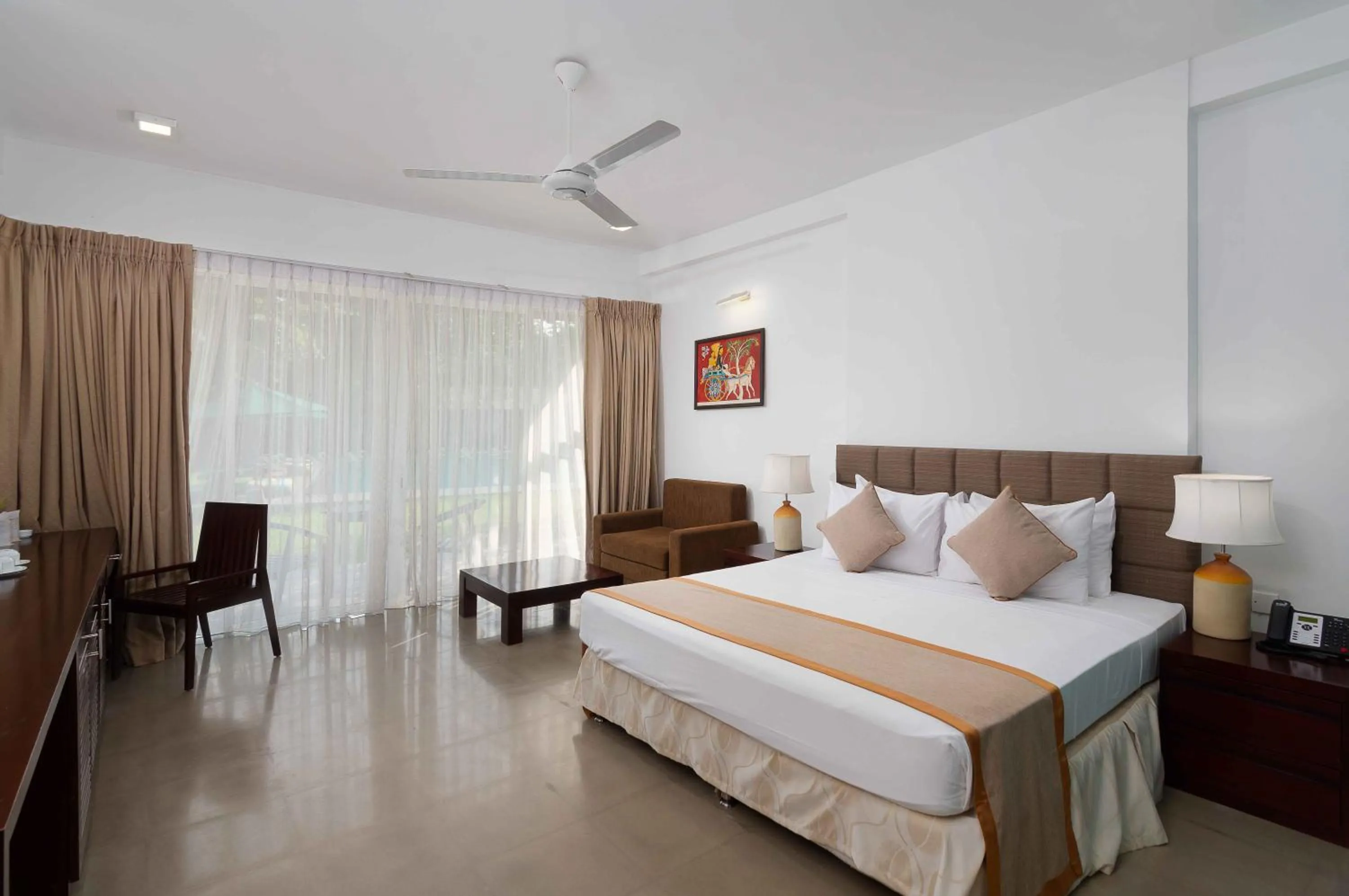 Bed in South Lake Resort Koggala