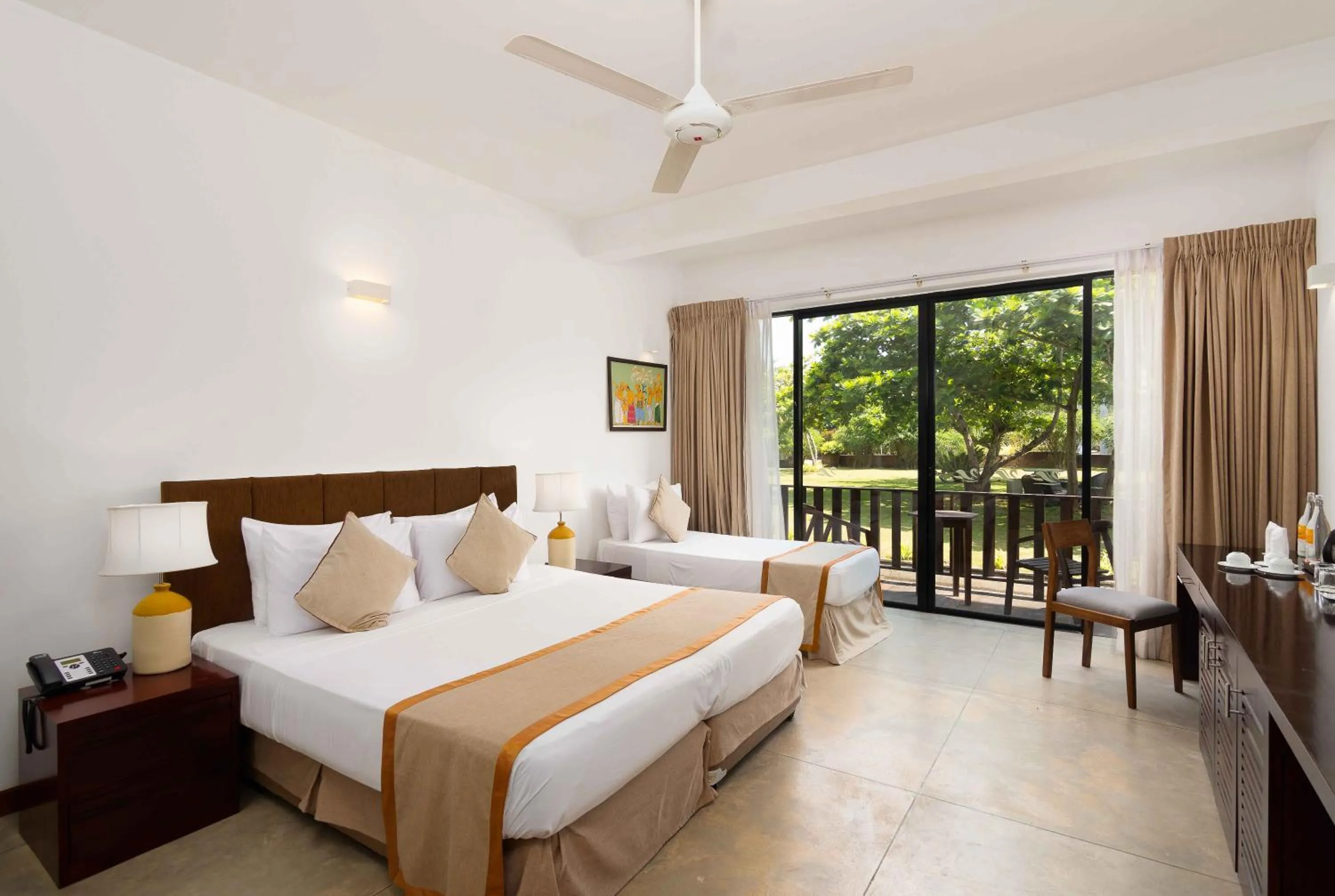 Bed in South Lake Resort Koggala