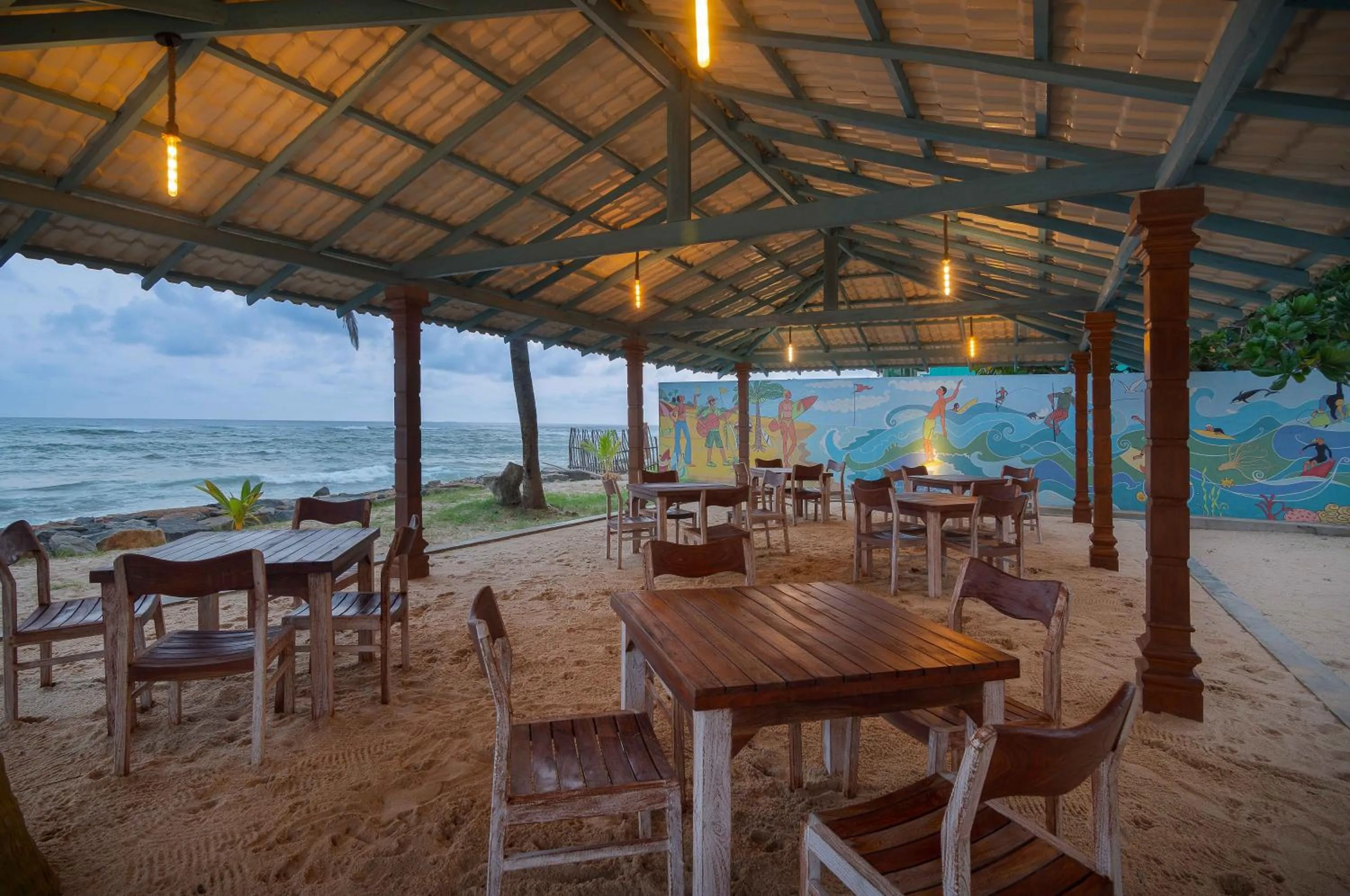 Restaurant/places to eat in South Lake Resort Koggala