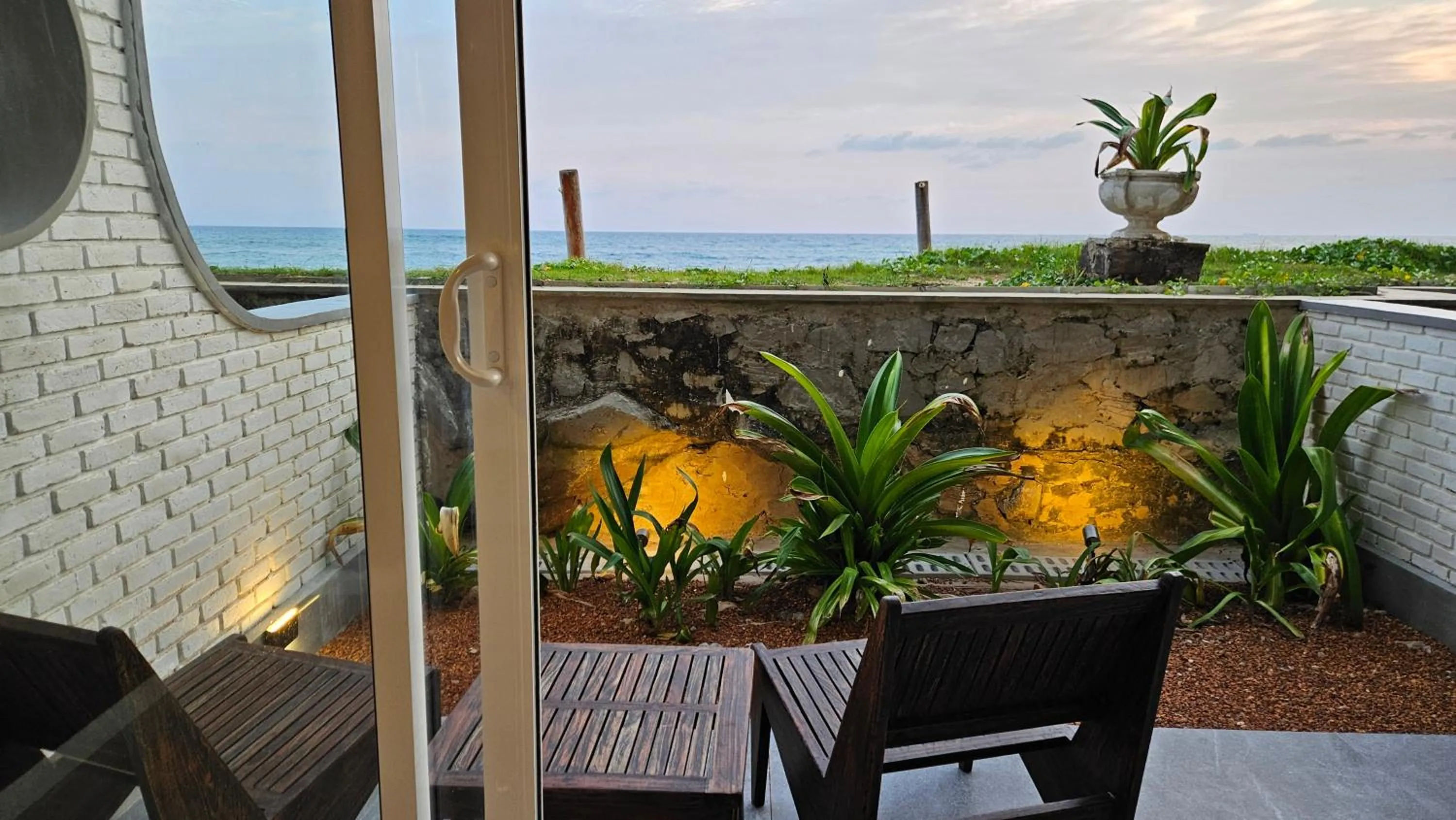 Balcony/Terrace in South Lake Resort Koggala