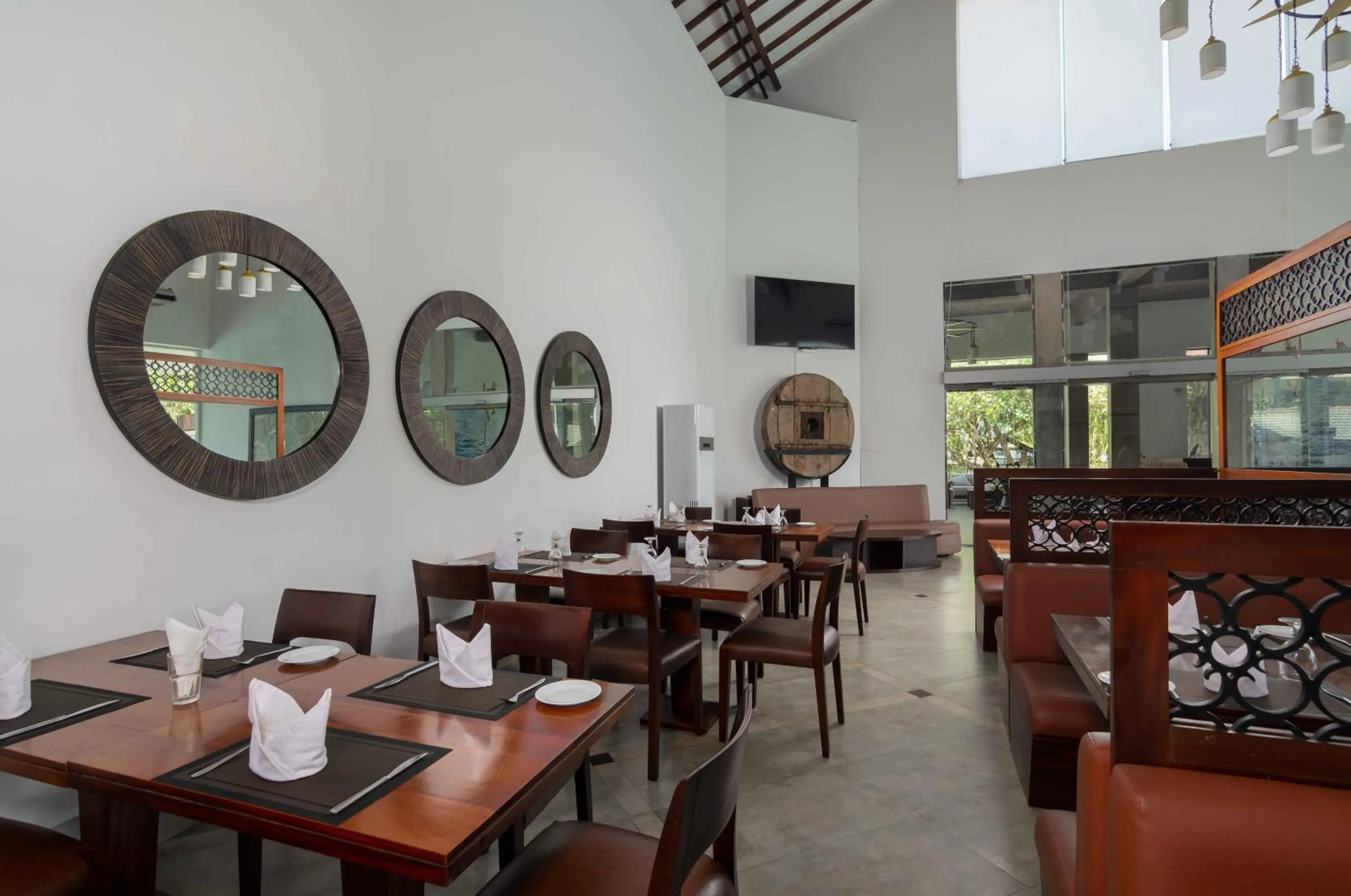 Restaurant/places to eat in South Lake Resort Koggala