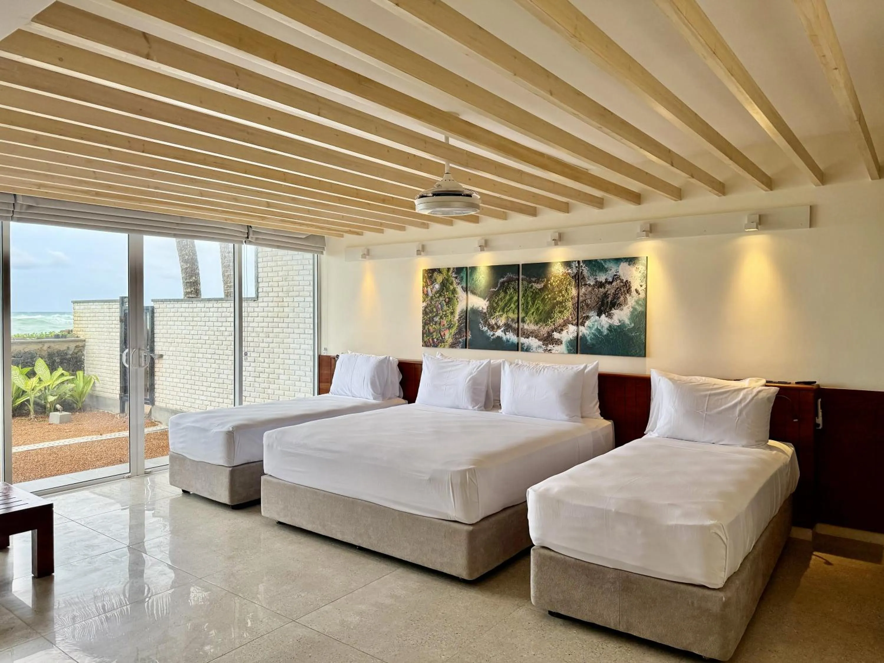 Bed in South Lake Resort Koggala