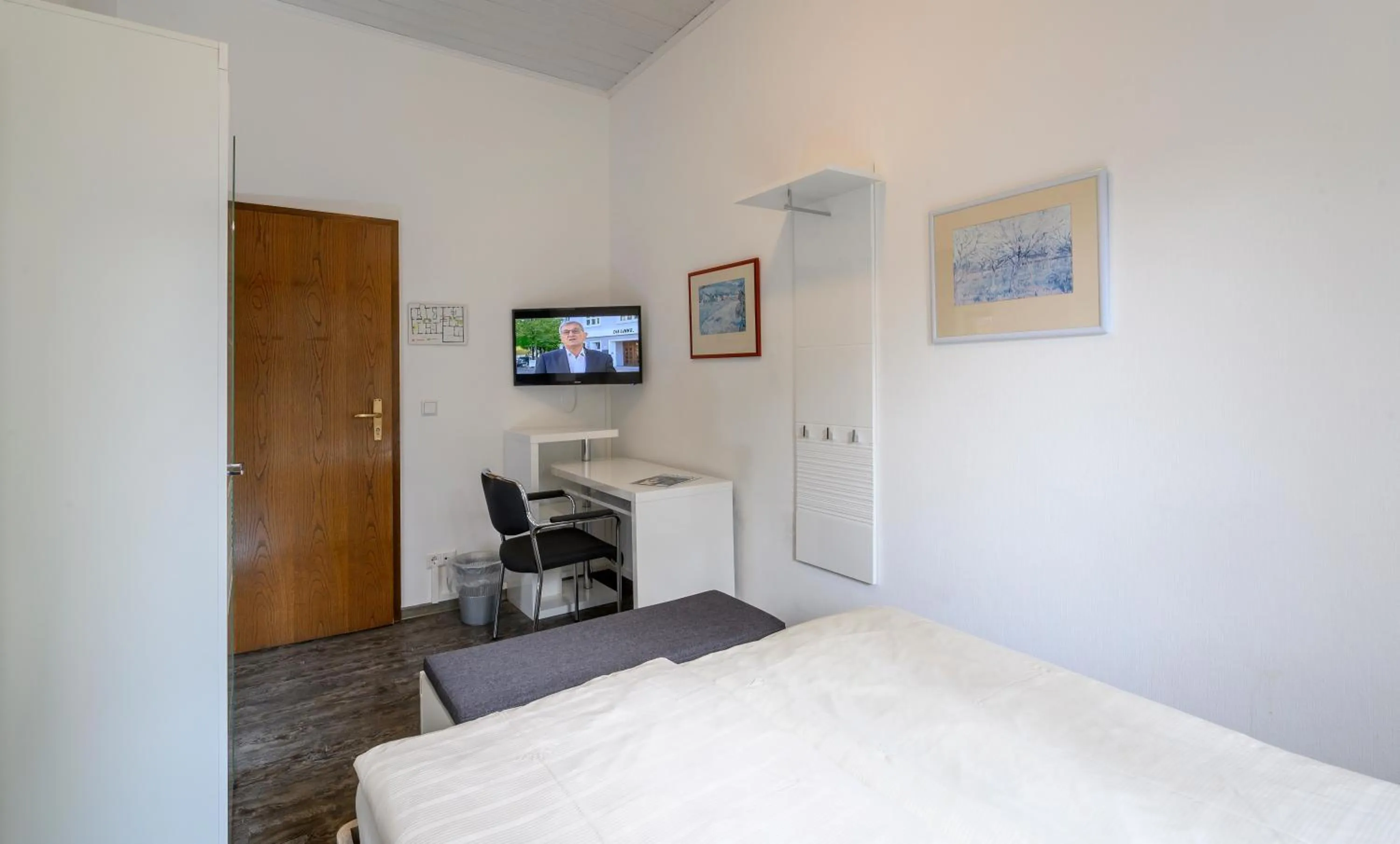 TV and multimedia, Bed in Hotel Krone