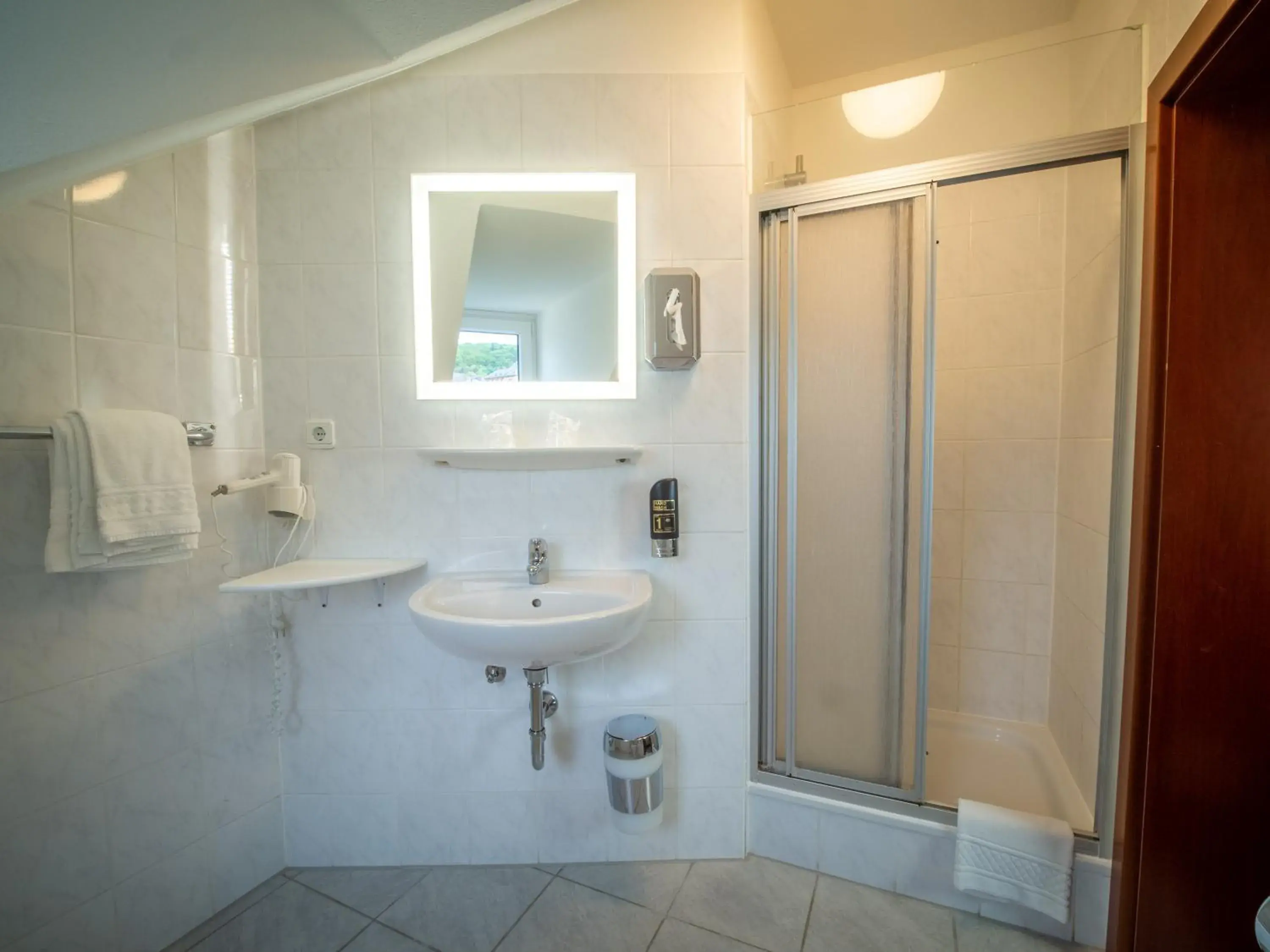 Standard Triple Room - single occupancy in Hotel Krone Standard Triple Room - single occupancy in Hotel Krone