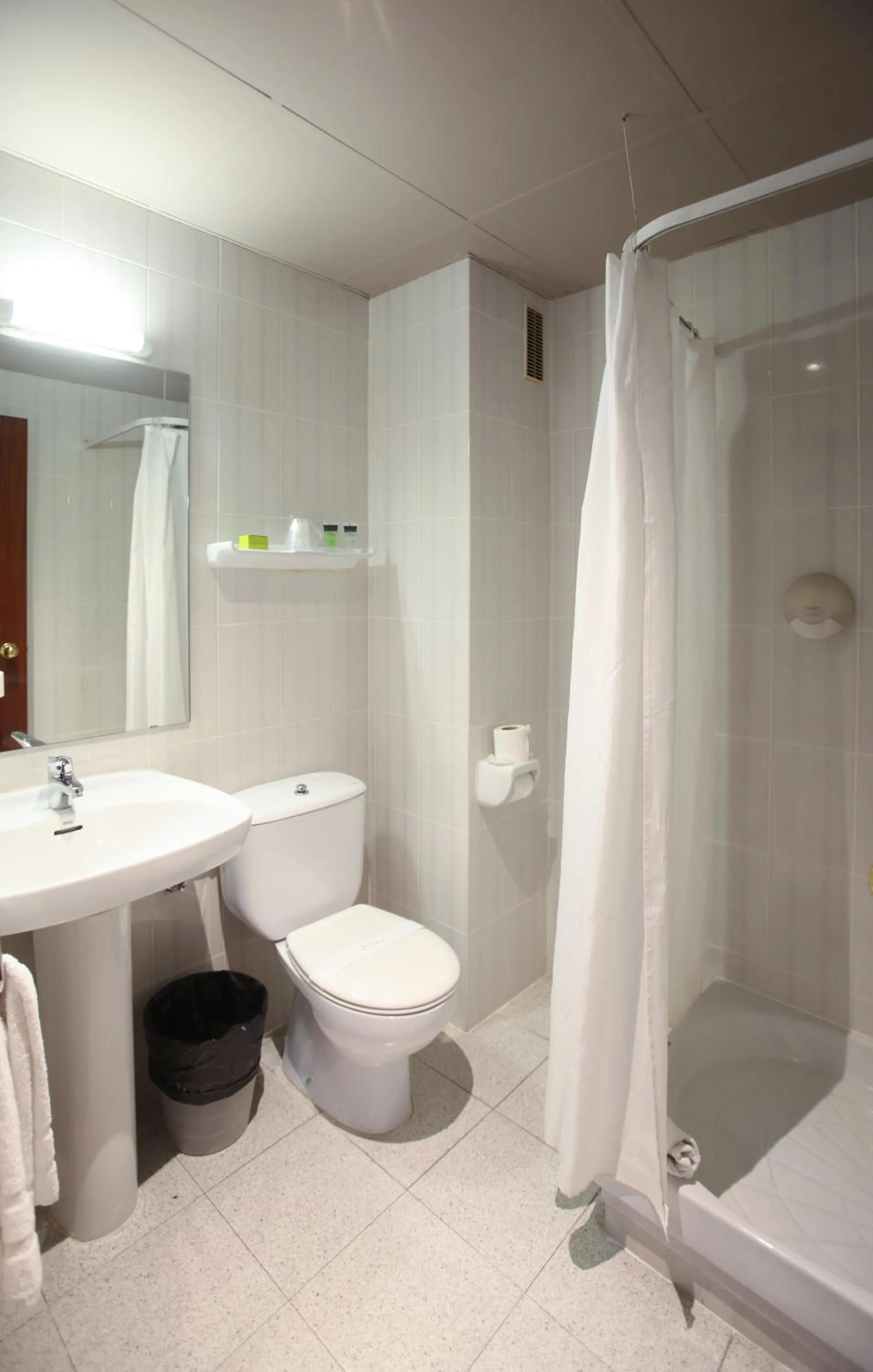 Shower in Insitu Eurotel Andorra