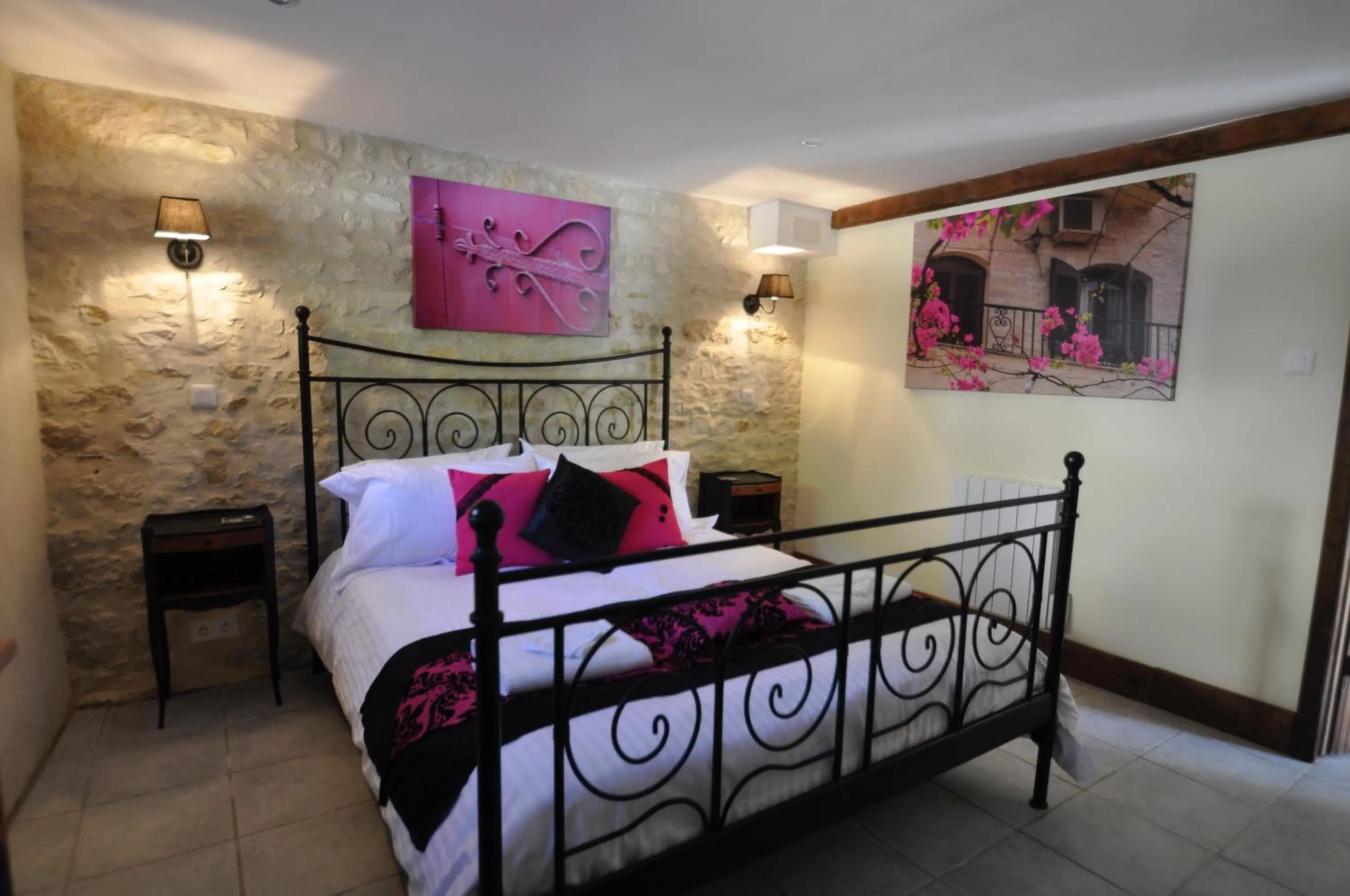 Bed in Chez Fins Bois