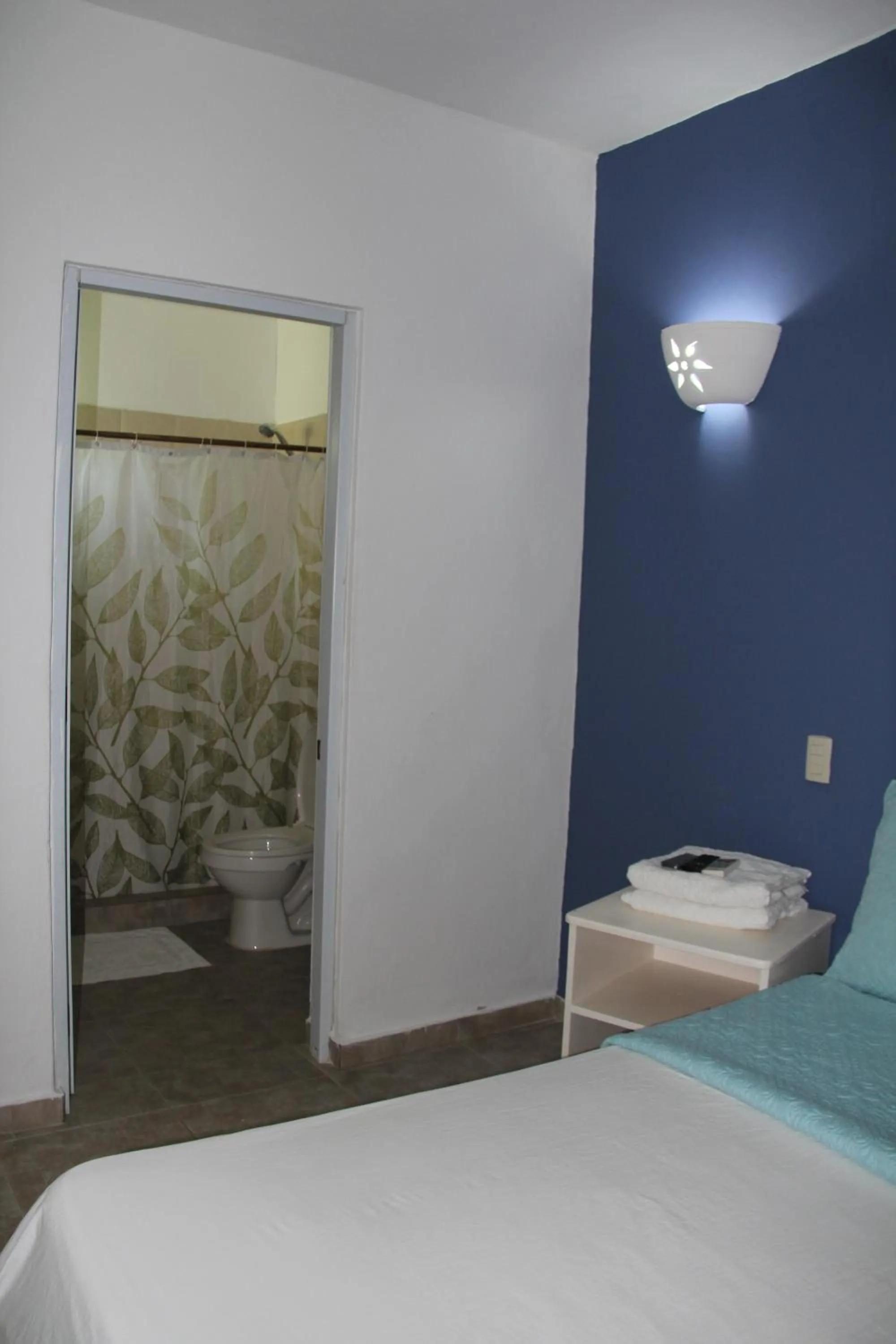 Bathroom, Bed in Albergo El Pulpo, Bayahíbe