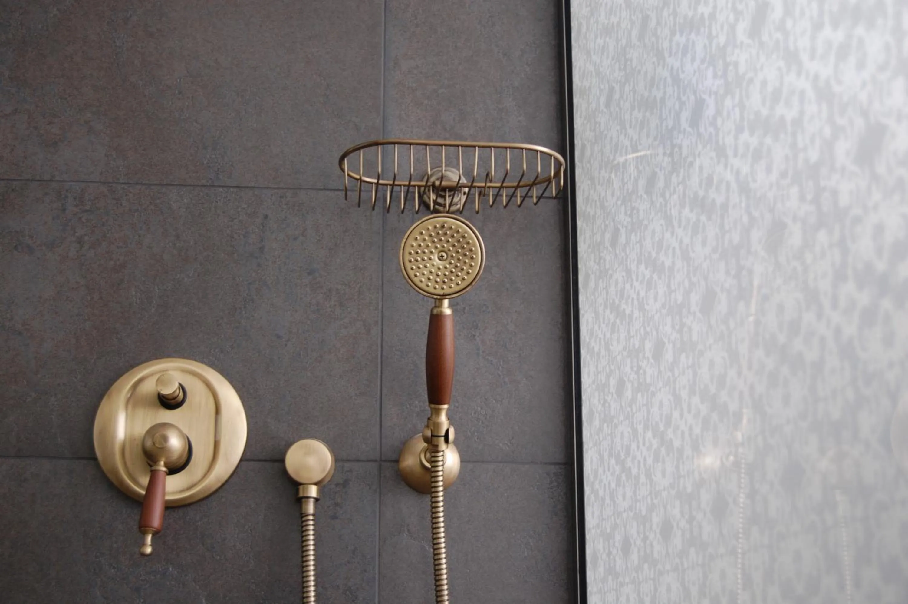 Property building in Belvedere Andros