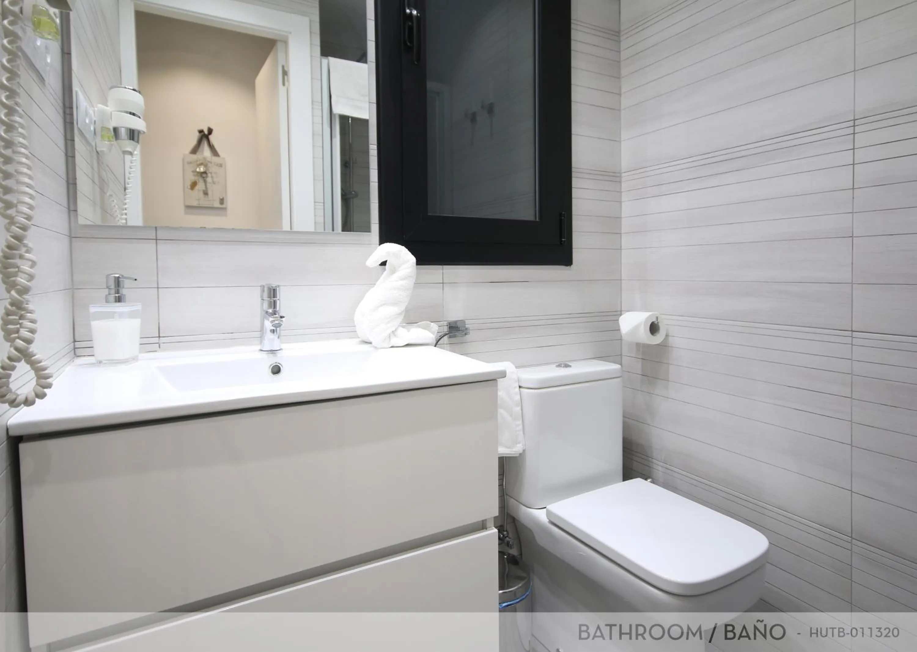 Bathroom in Suite Place Barcelona Còrsega