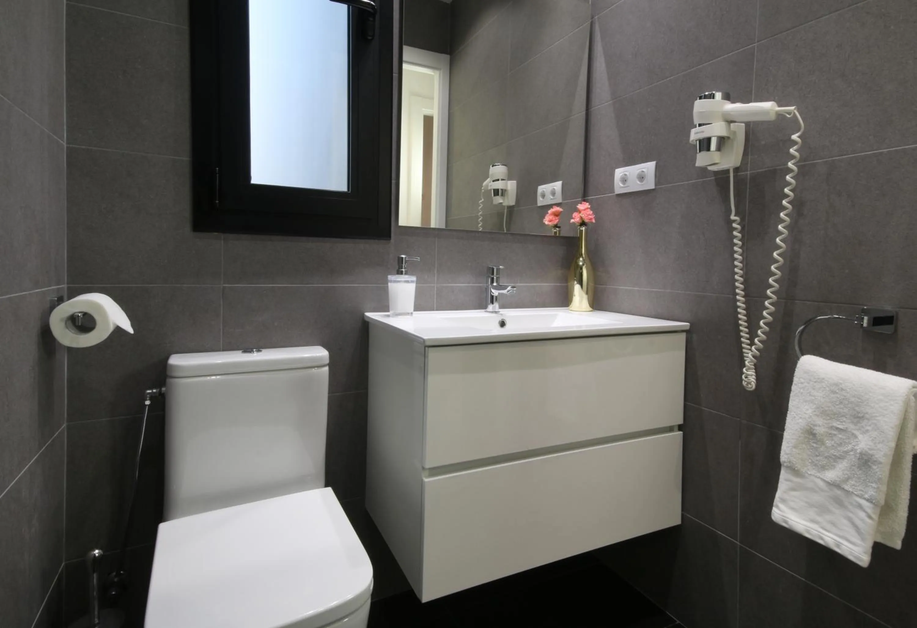 Bathroom in Suite Place Barcelona Còrsega