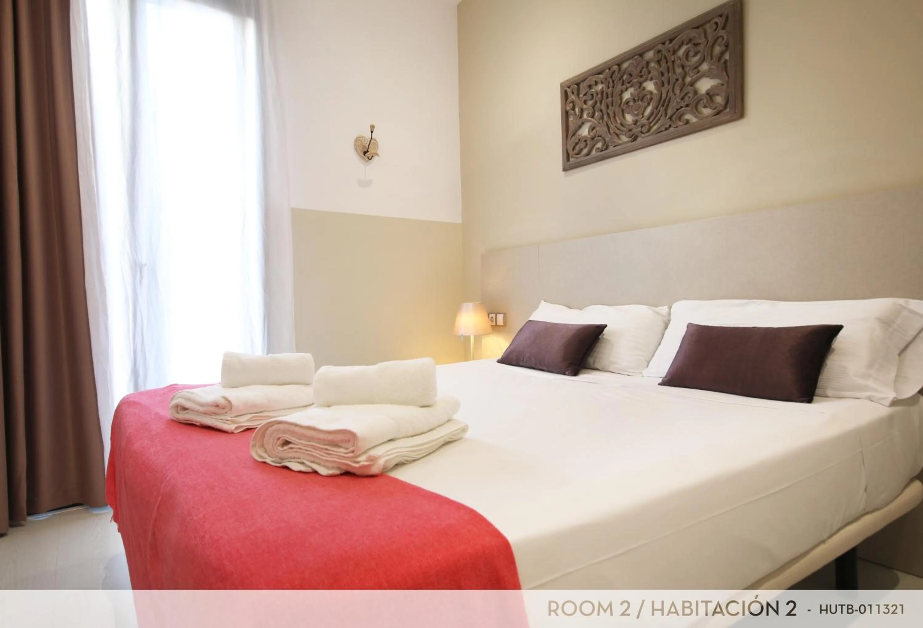 Bed in Suite Place Barcelona Còrsega